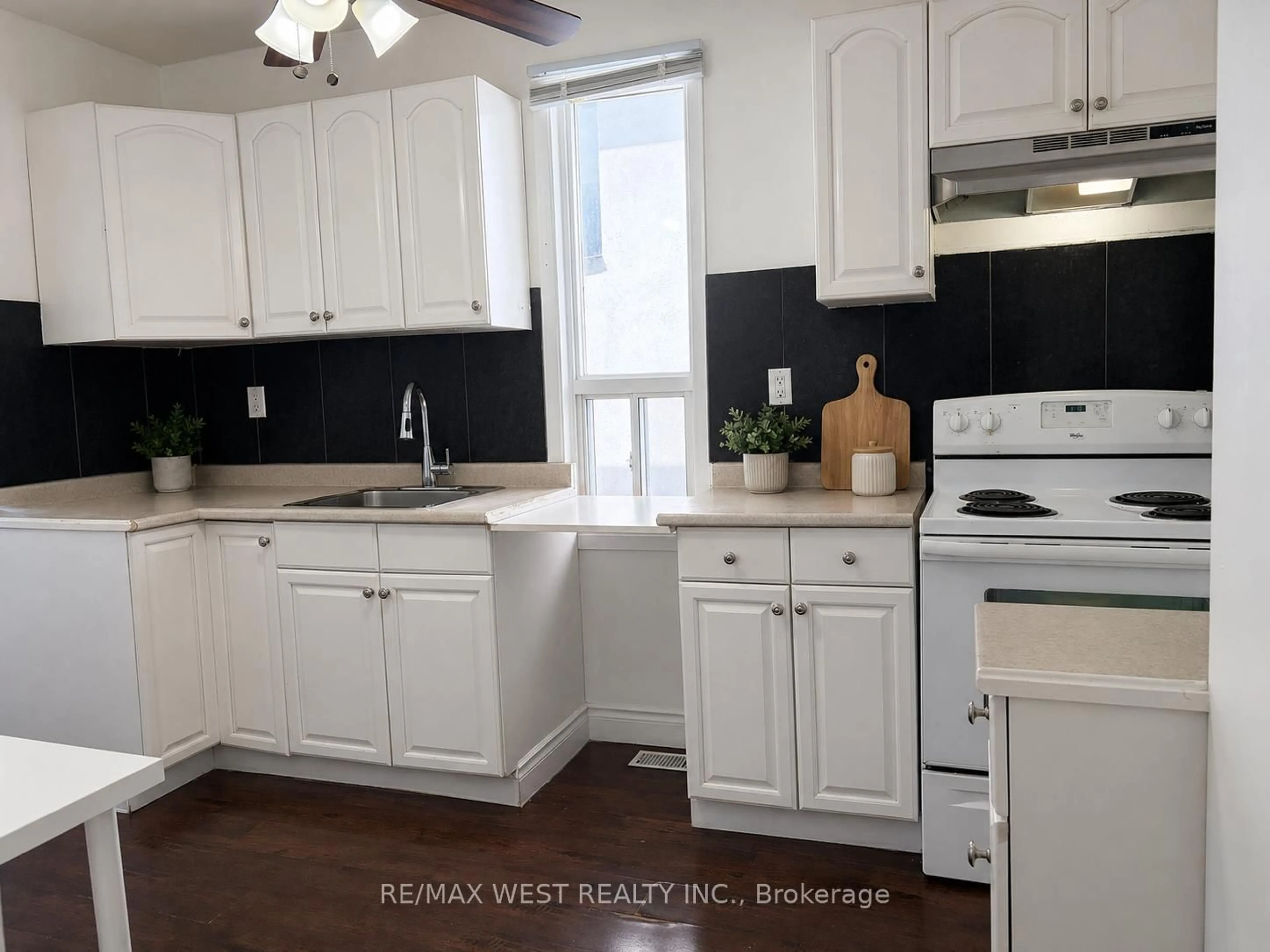 Standard kitchen, unknown for 270 Boon Ave, Toronto Ontario M6E 3Z9