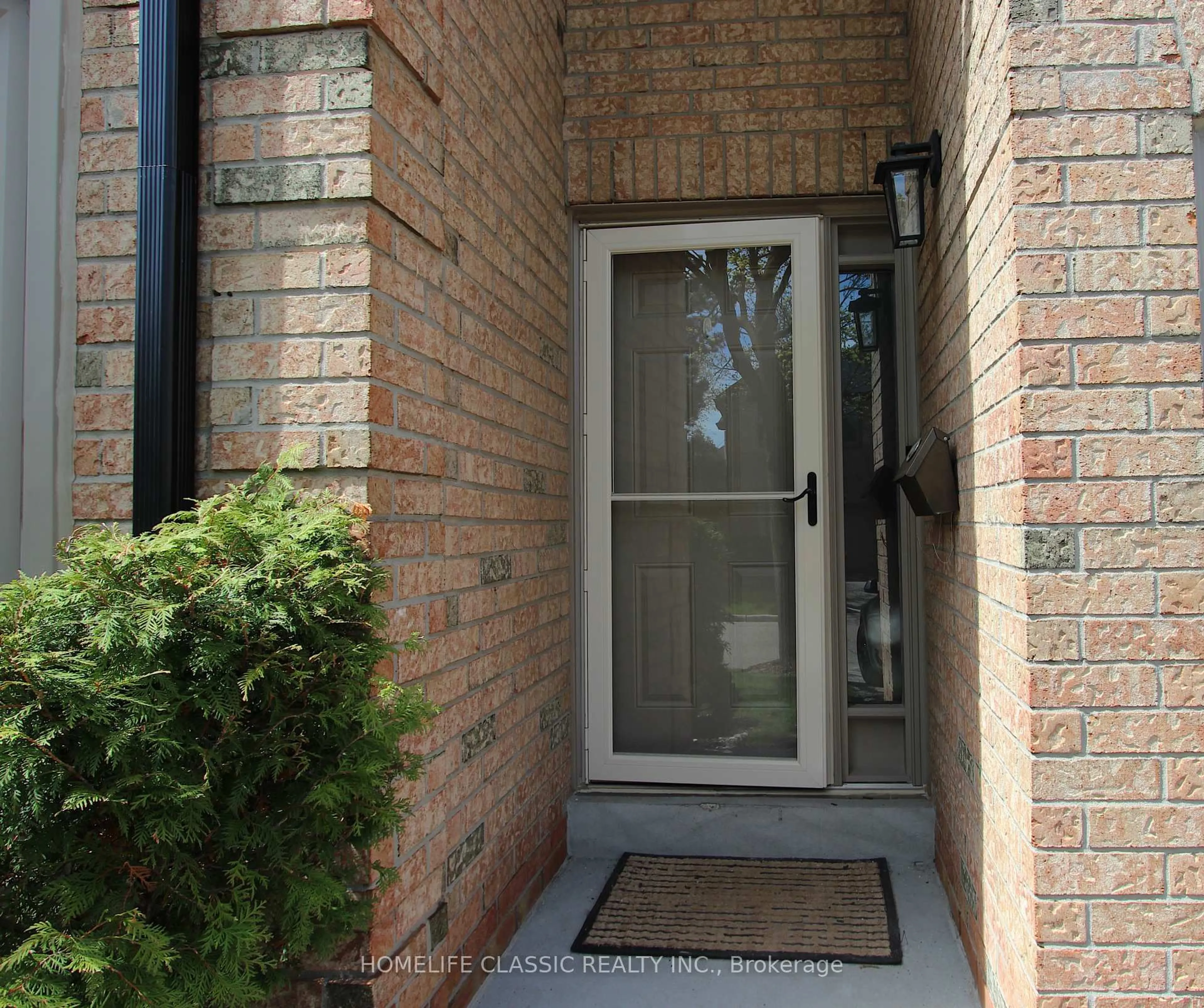 Indoor entryway for 4635 Regents Terr #51, Mississauga Ontario L5R 1W8