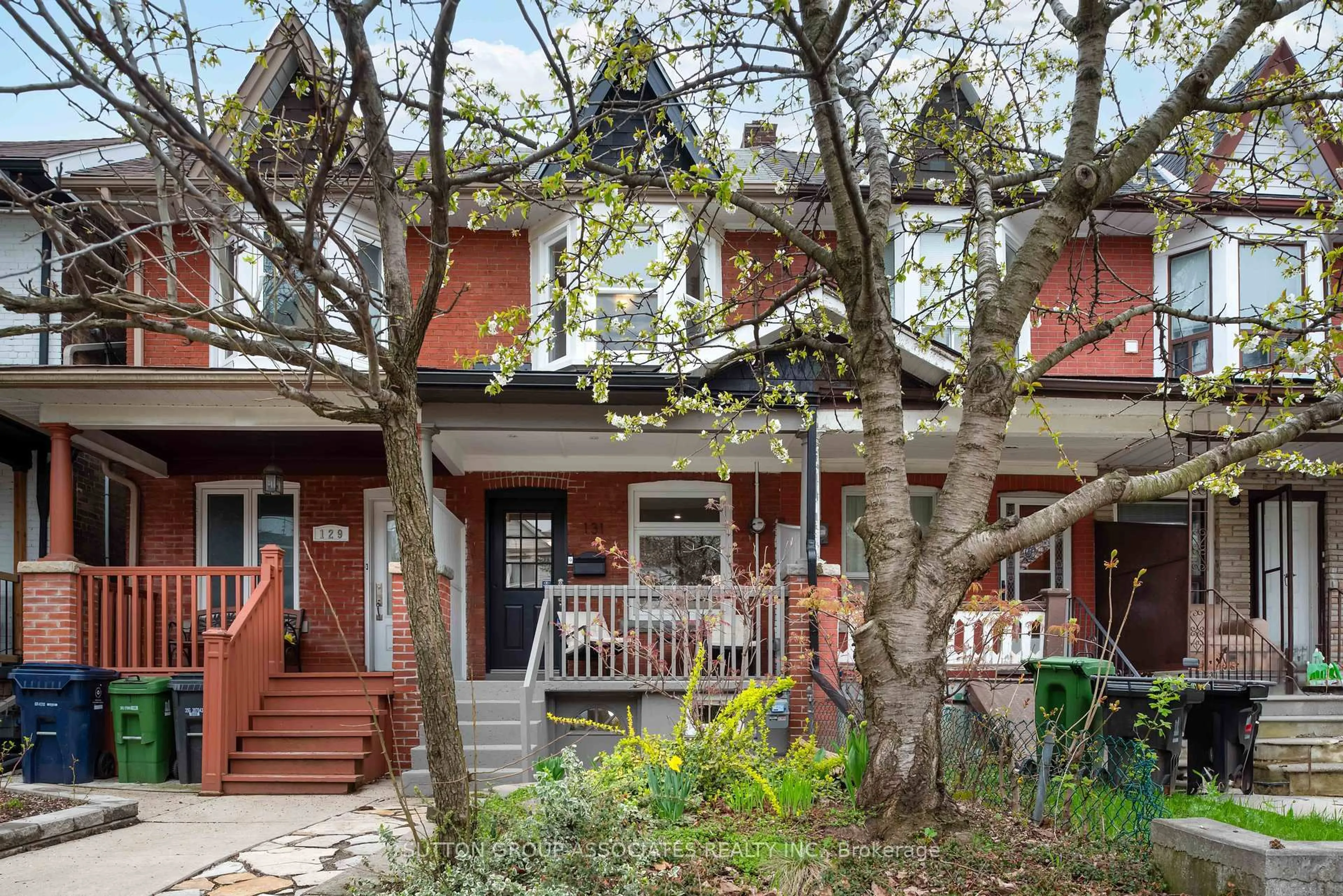 Unknown for 131 Ascot Ave, Toronto Ontario M6E 1G3