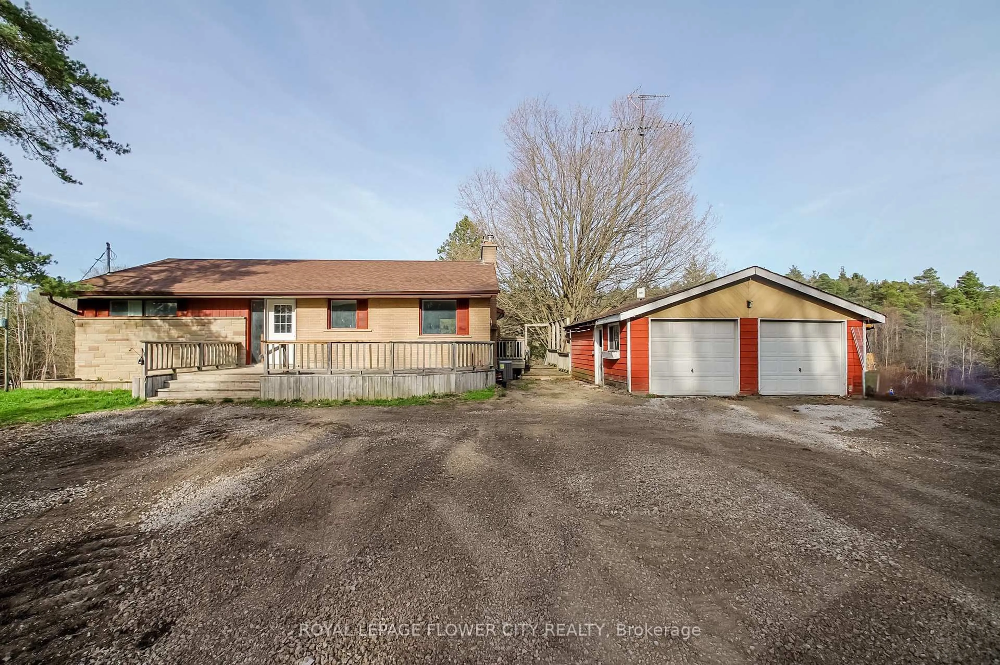A pic from outside/outdoor area/front of a property/back of a property/a pic from drone, street for 7555 Old Church Rd, Caledon Ontario L7E 0P5