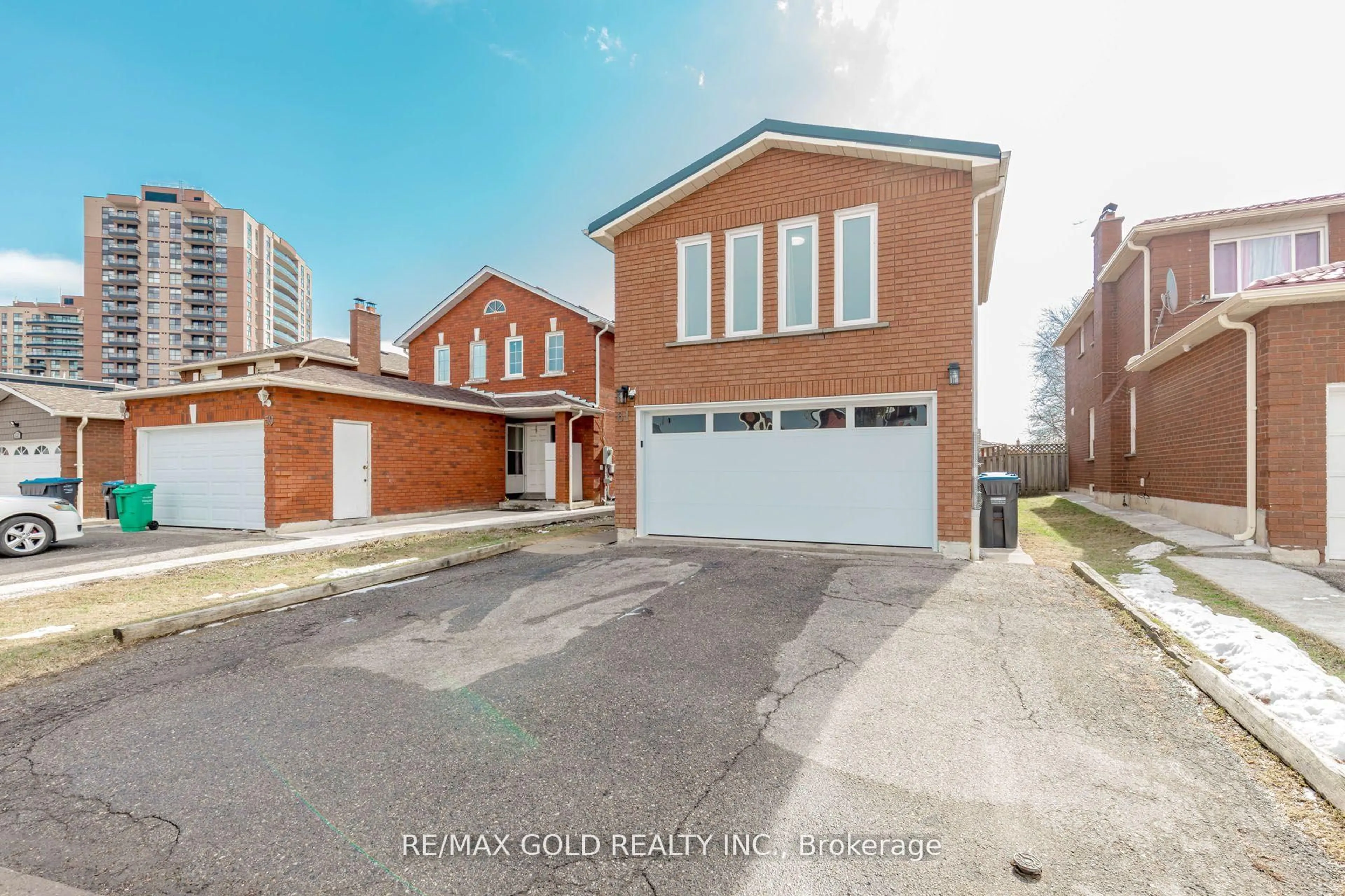 Unknown for 61 Kingknoll Dr, Brampton Ontario L6Y 3G6