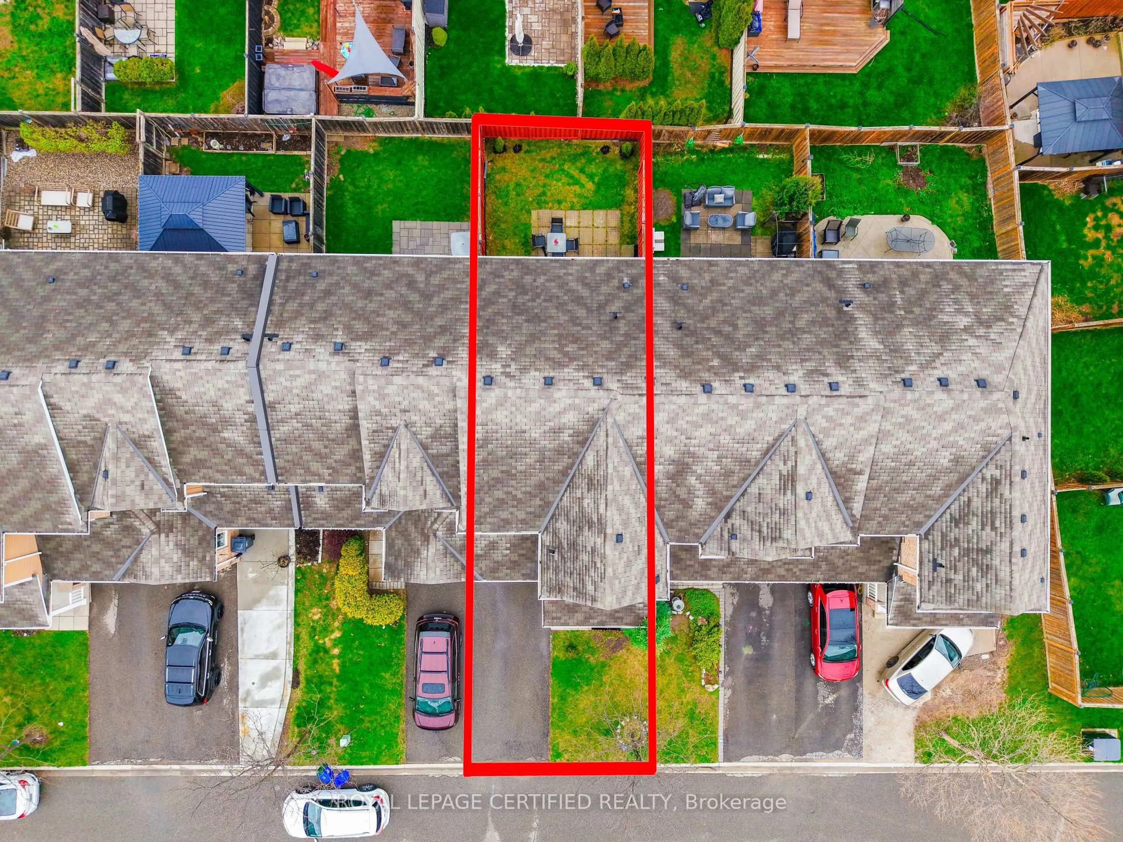 A pic from outside/outdoor area/front of a property/back of a property/a pic from drone, street for 441 Cavanagh Lane, Milton Ontario L9T 8G6