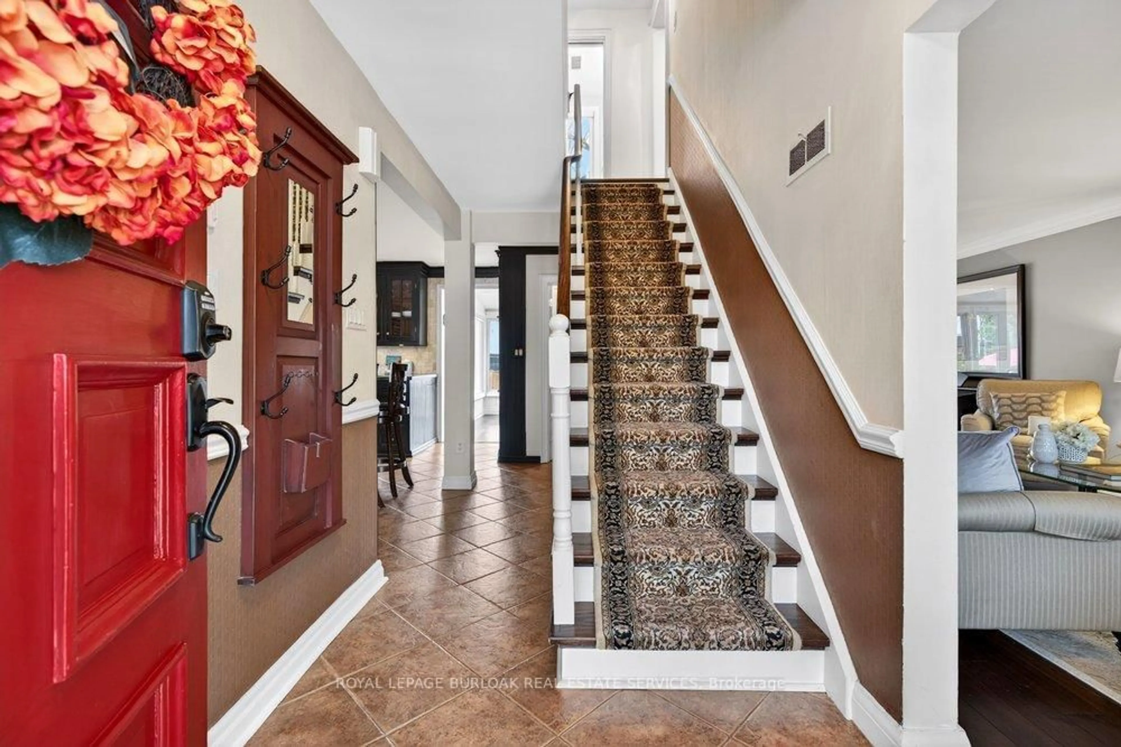 Indoor foyer for 94 Jopling Ave, Toronto Ontario M9B 4G4