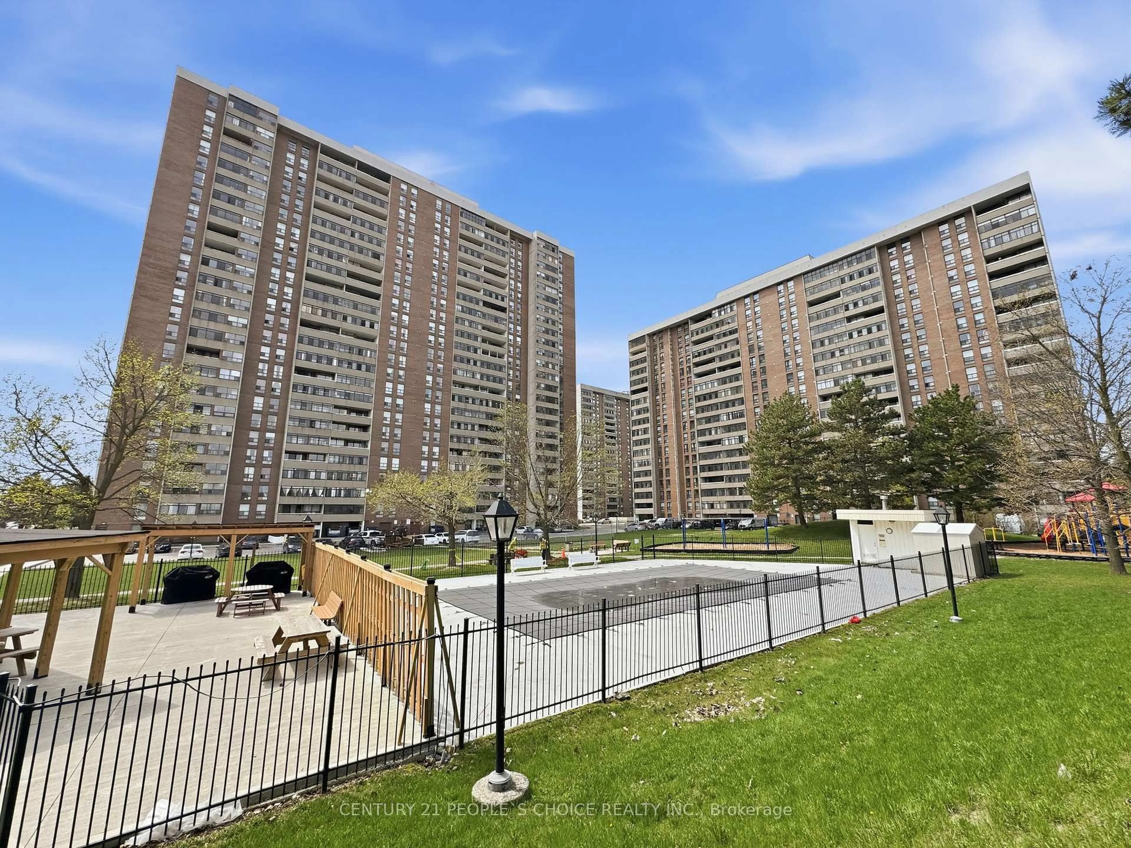 Patio, unknown for 18 Knightsbridge Rd #2109, Brampton Ontario L6T 3X5