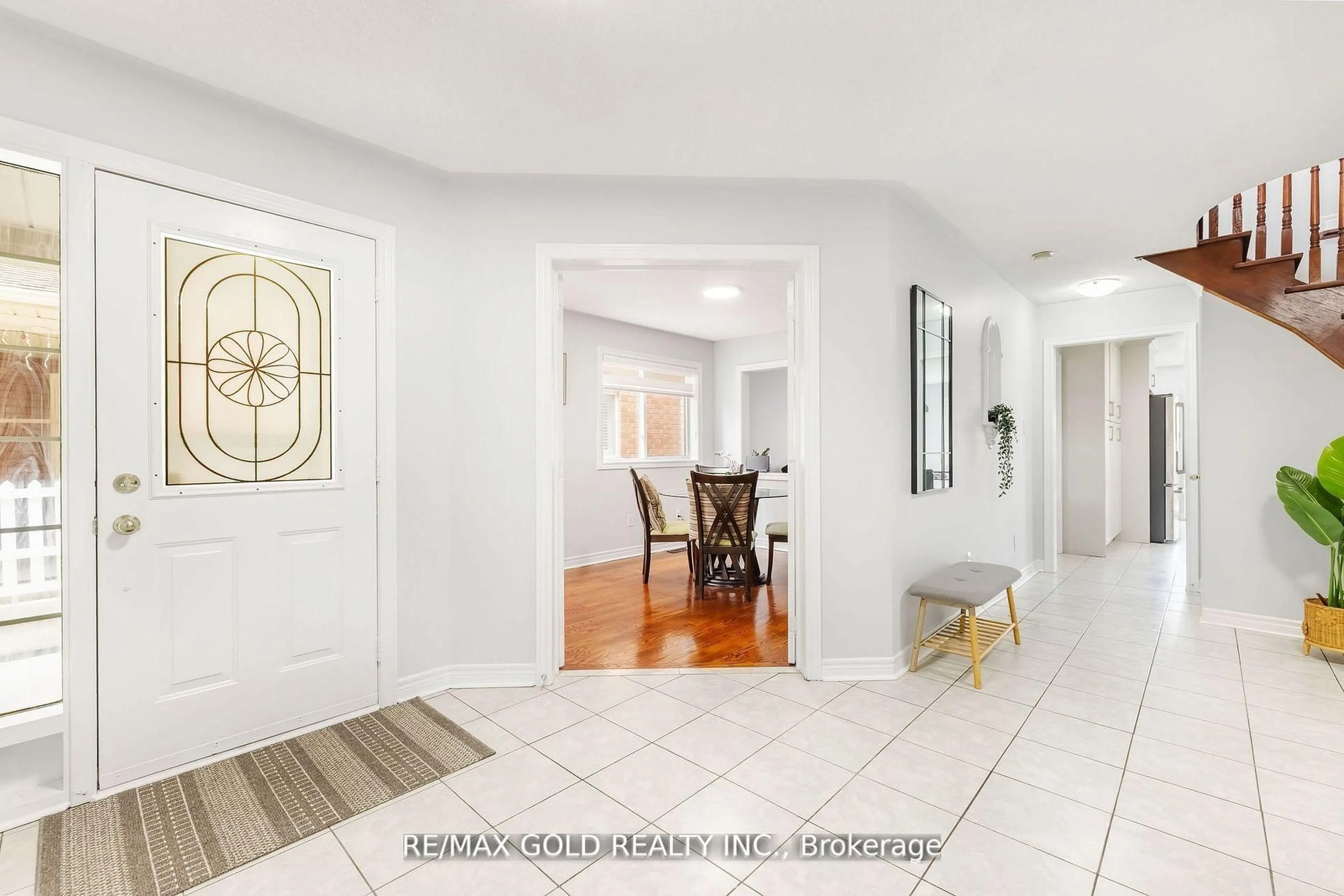Indoor entryway for 17 Dovesong Dr, Brampton Ontario L6R 1V9