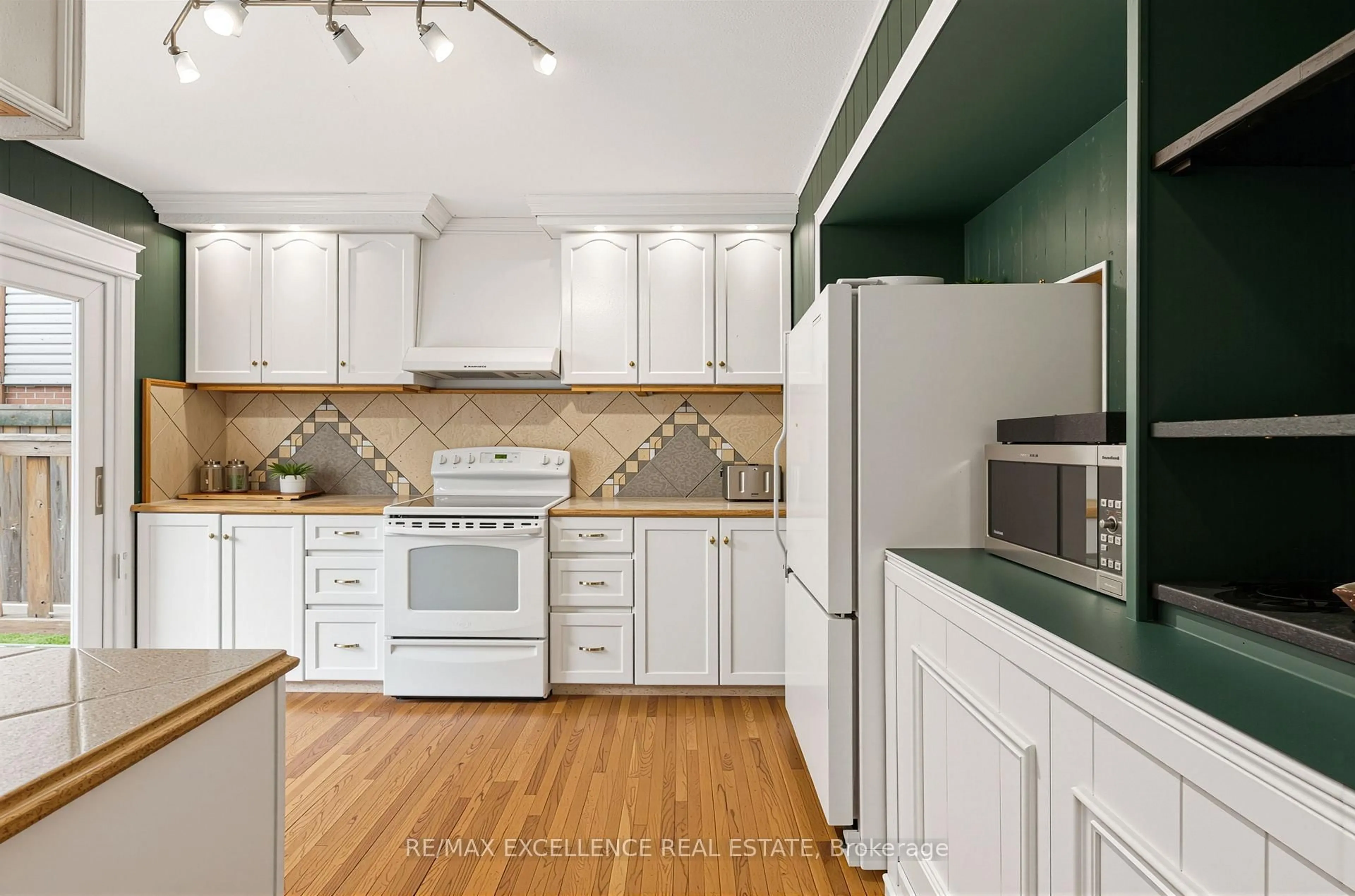 Unknown for 46 Bartley Bull Pkwy, Brampton Ontario L6W 2J4