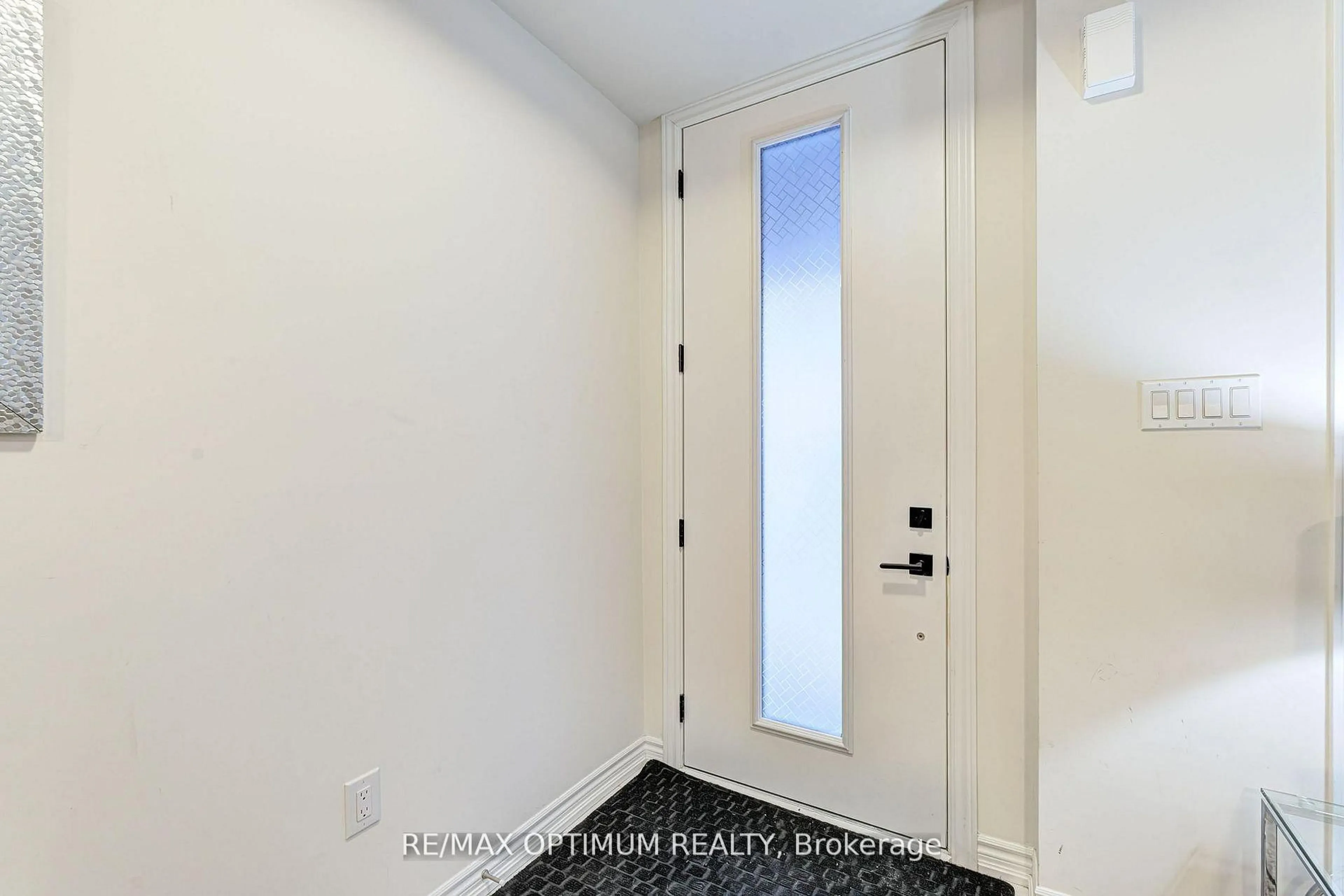 Indoor entryway for 45 Knotsberry Circ #46, Brampton Ontario L6Y 0C3