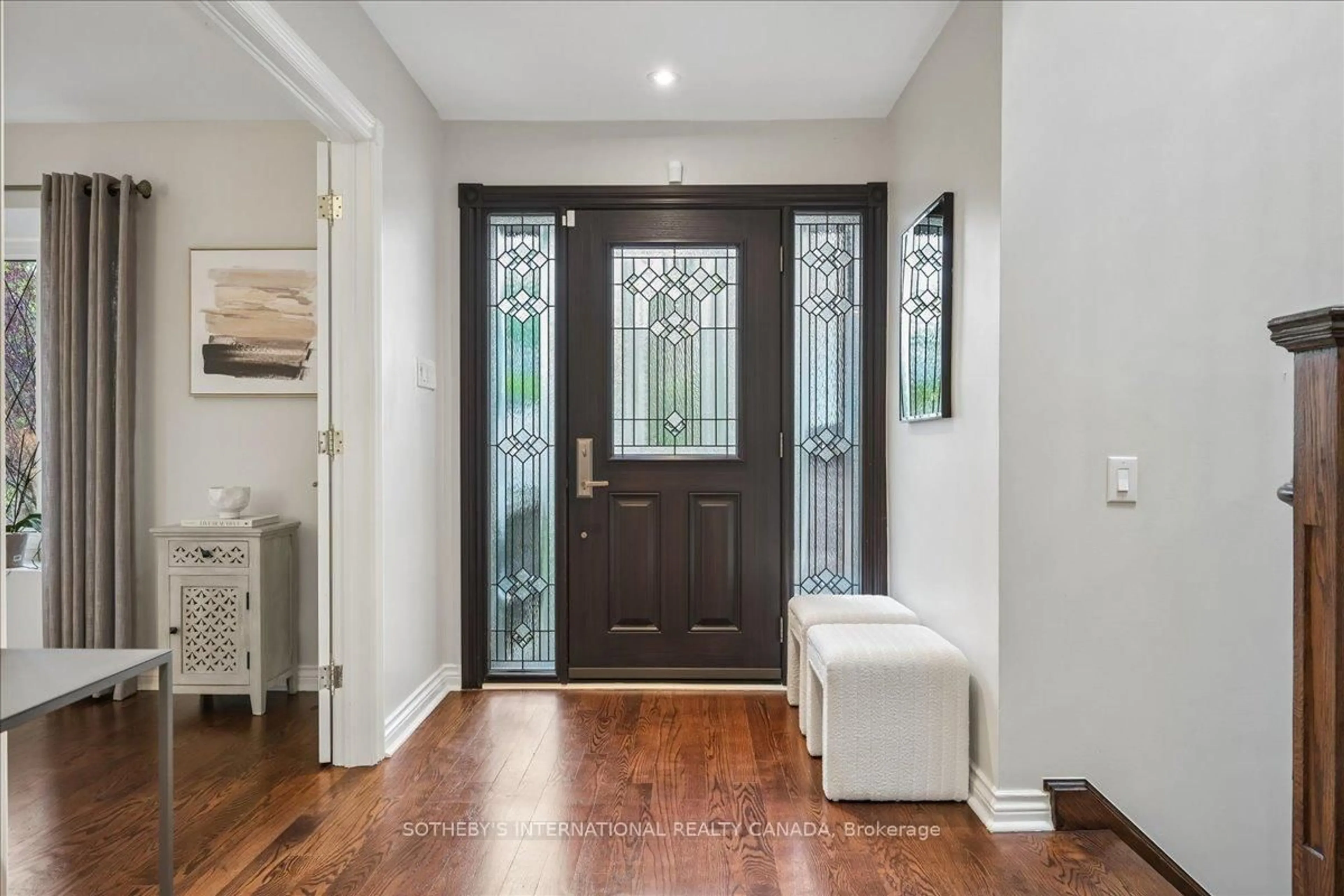 Indoor entryway for 4 Walford Rd, Toronto Ontario M8X 2P1