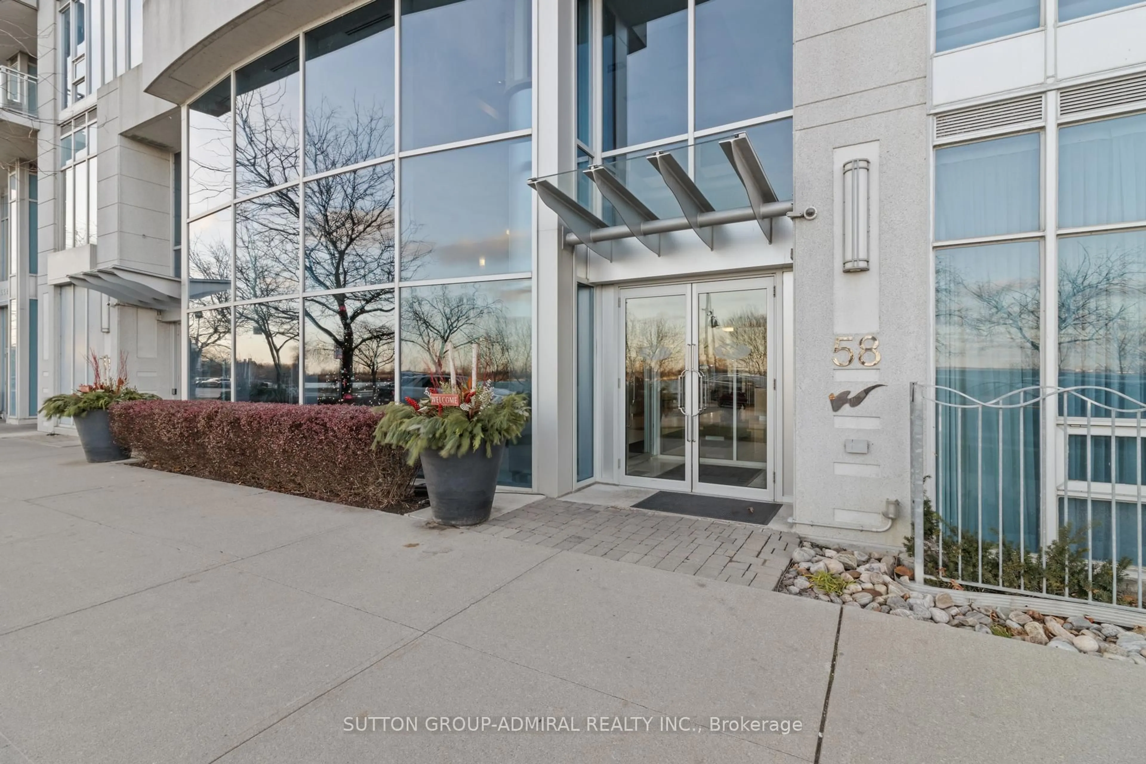 Indoor foyer for 58 Marine Parade Dr #229, Toronto Ontario M8V 4G1