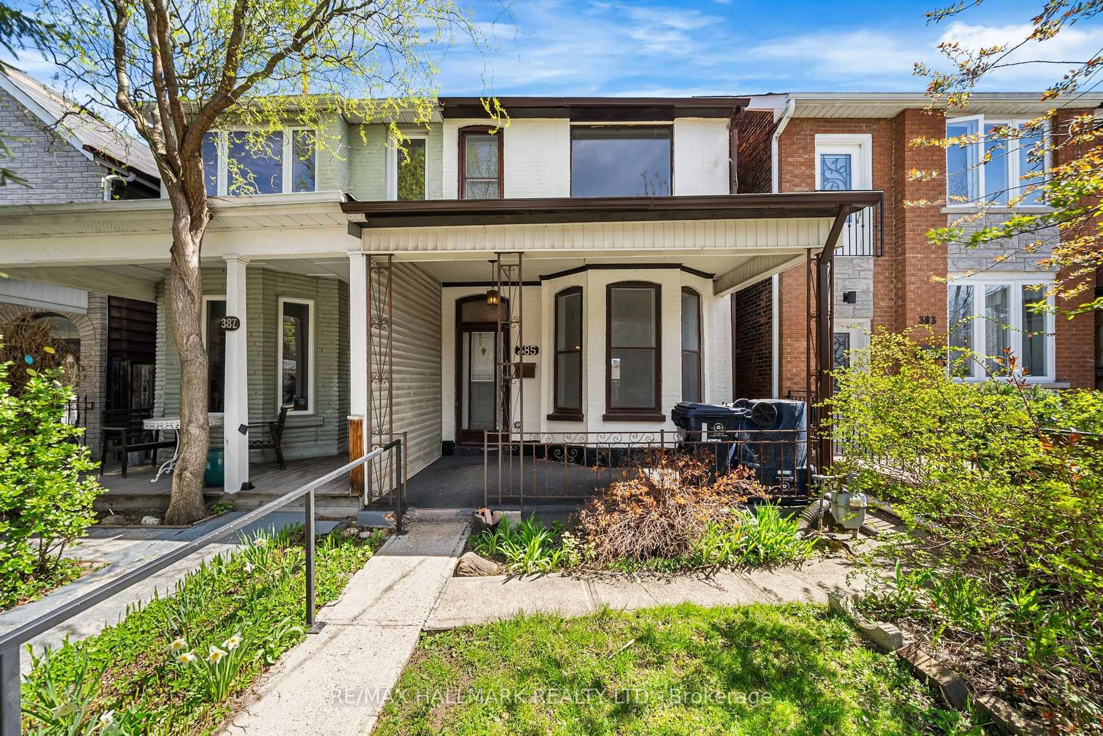 Home with brick exterior material, street for 385 Delaware Ave, Toronto Ontario M6H 2T7