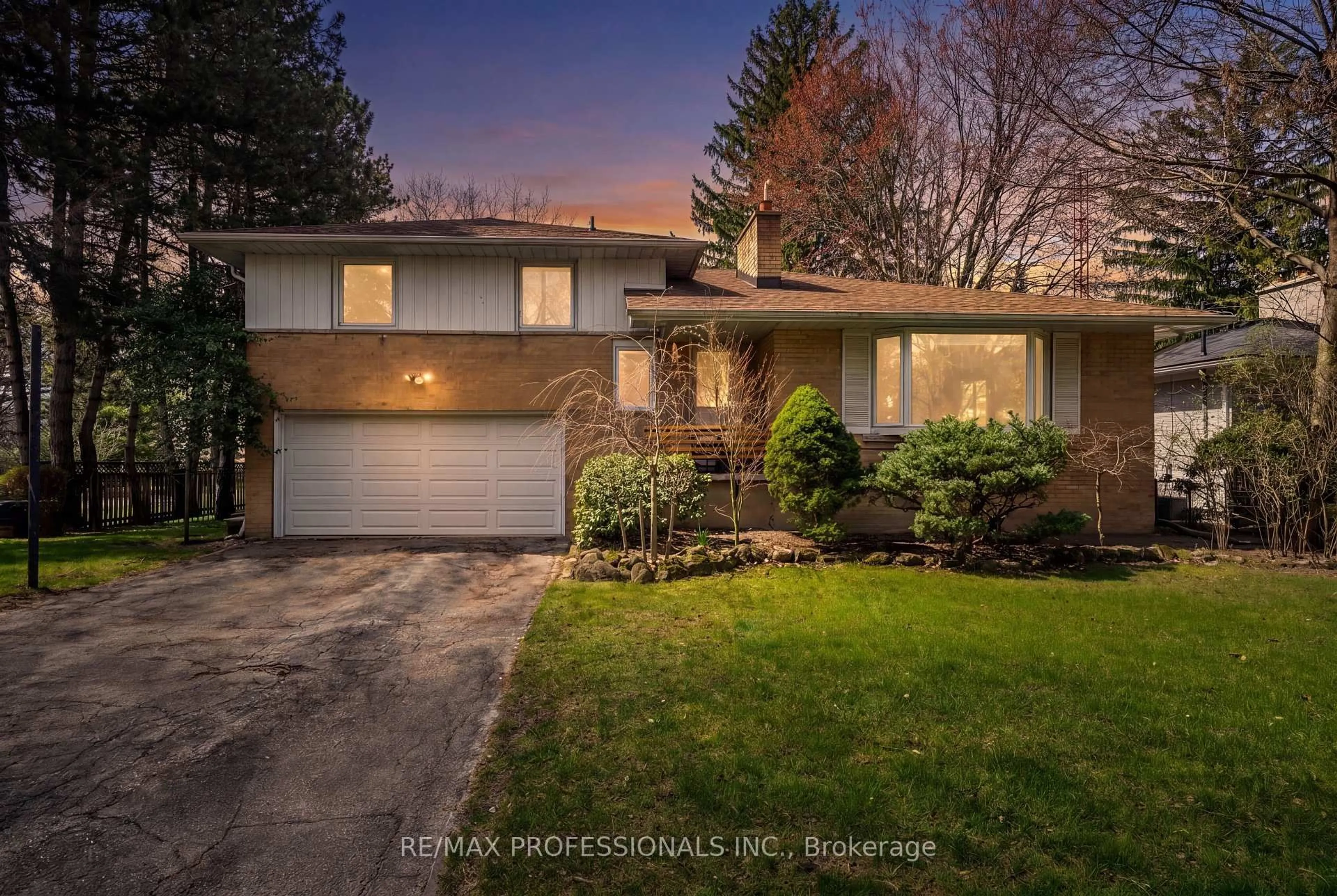 Home with brick exterior material, street for 508 Vanessa Cres, Mississauga Ontario L5H 2N3