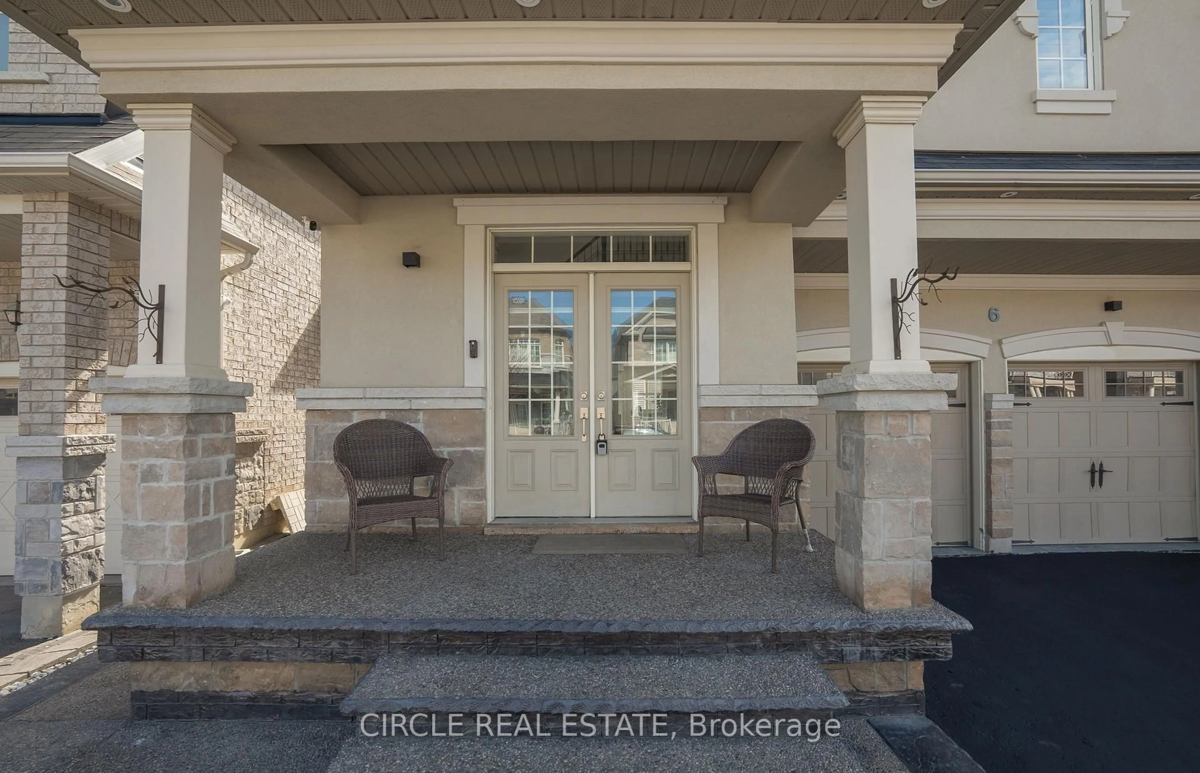 Indoor entryway for 6 Rockbank Rd, Brampton Ontario L6R 3Z1