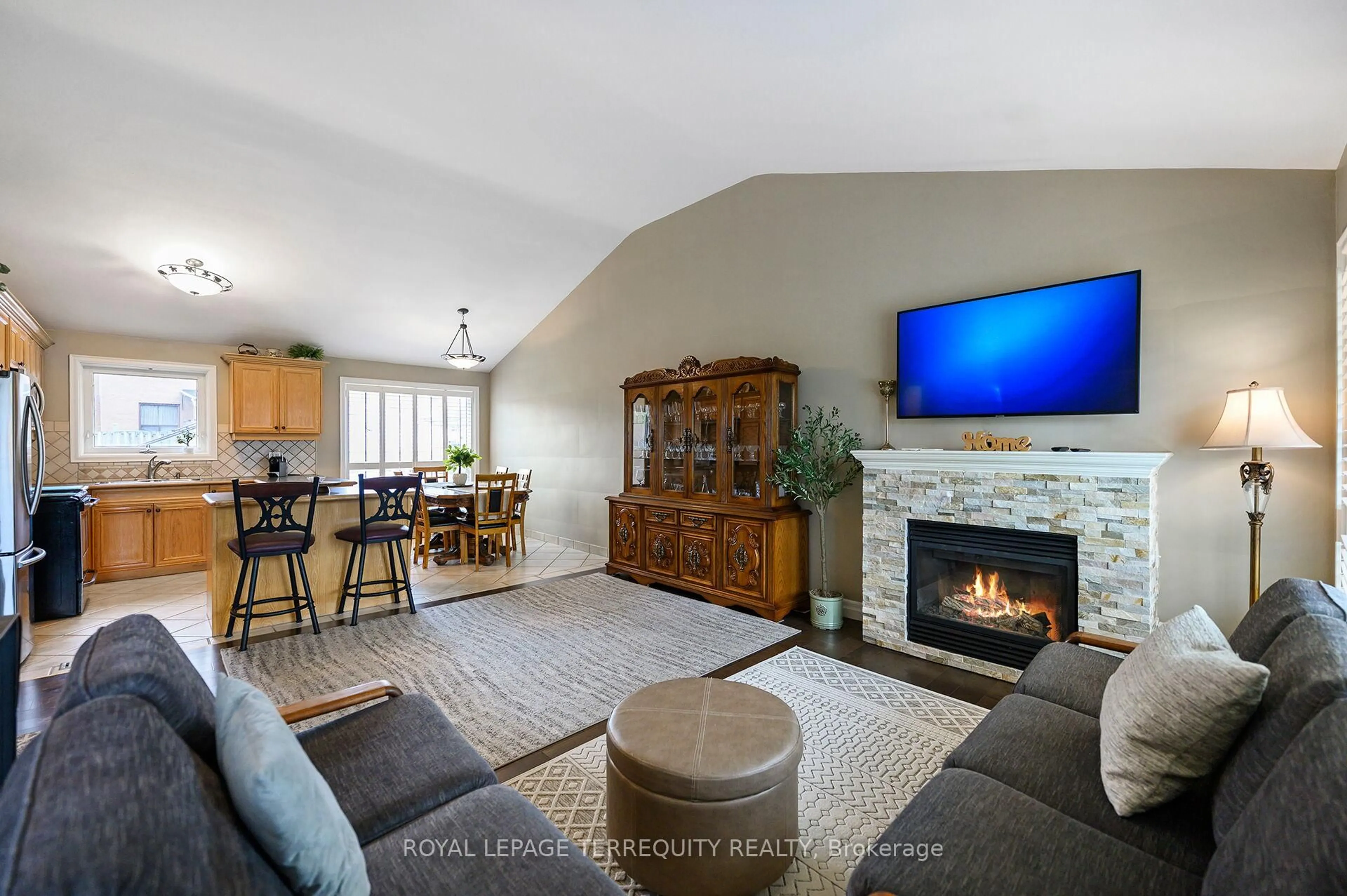 Living room with furniture, unknown for 136 Strathburn Blvd, Toronto Ontario M9M 2L1