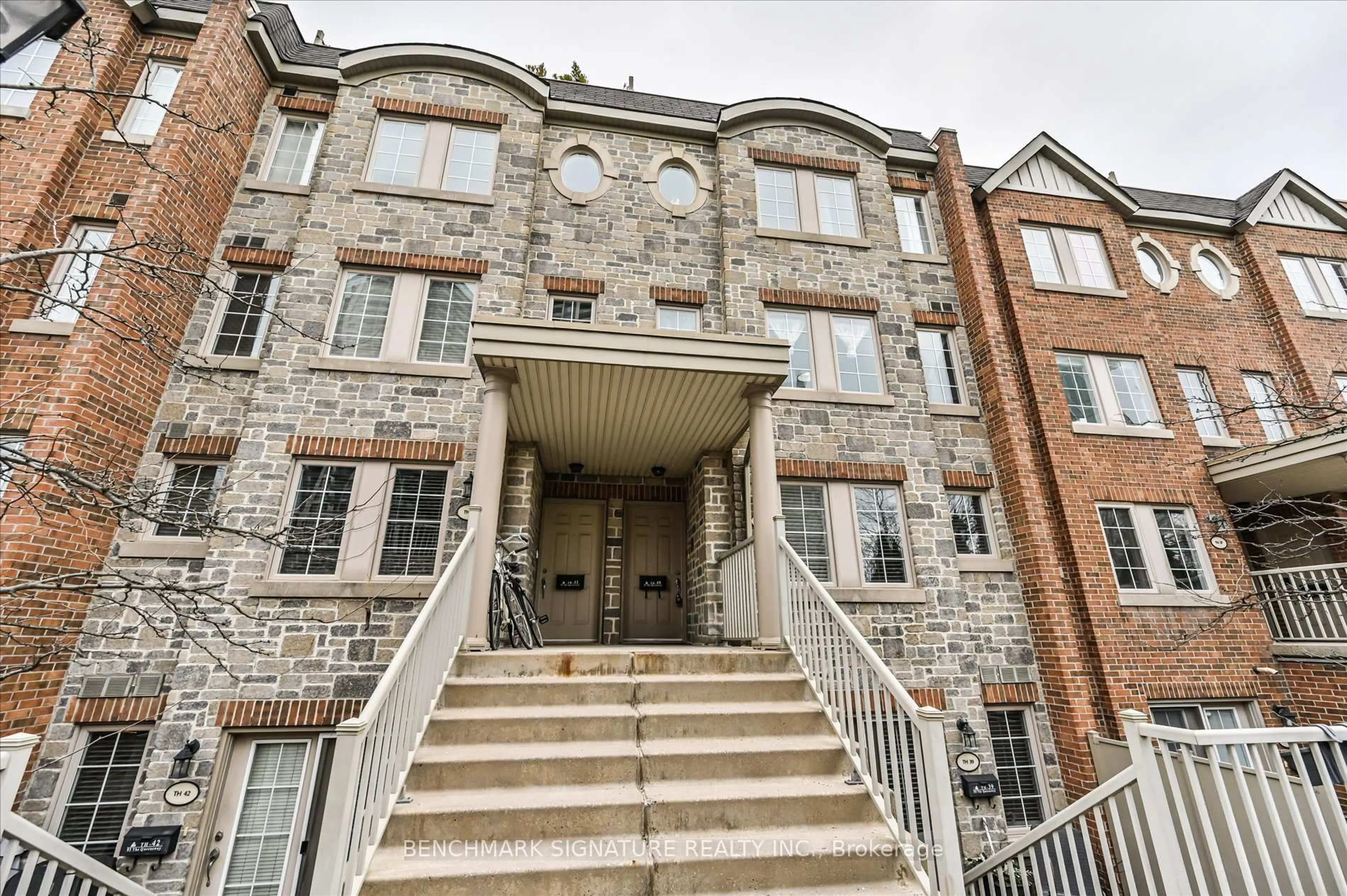 Unknown for 93 The Queensway Ave #TH40, Toronto Ontario M6S 5A7