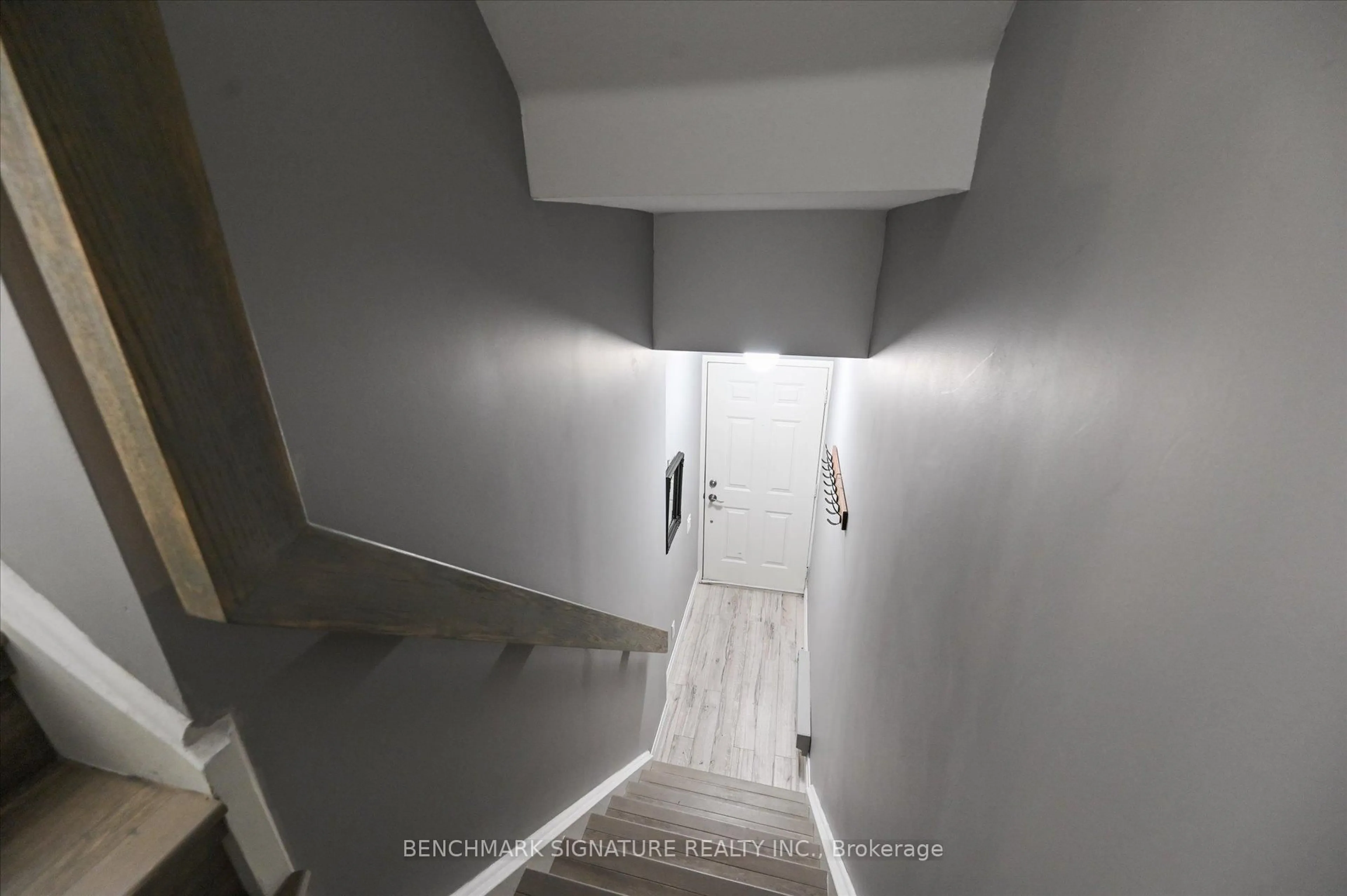 Unknown for 93 The Queensway Ave #TH40, Toronto Ontario M6S 5A7