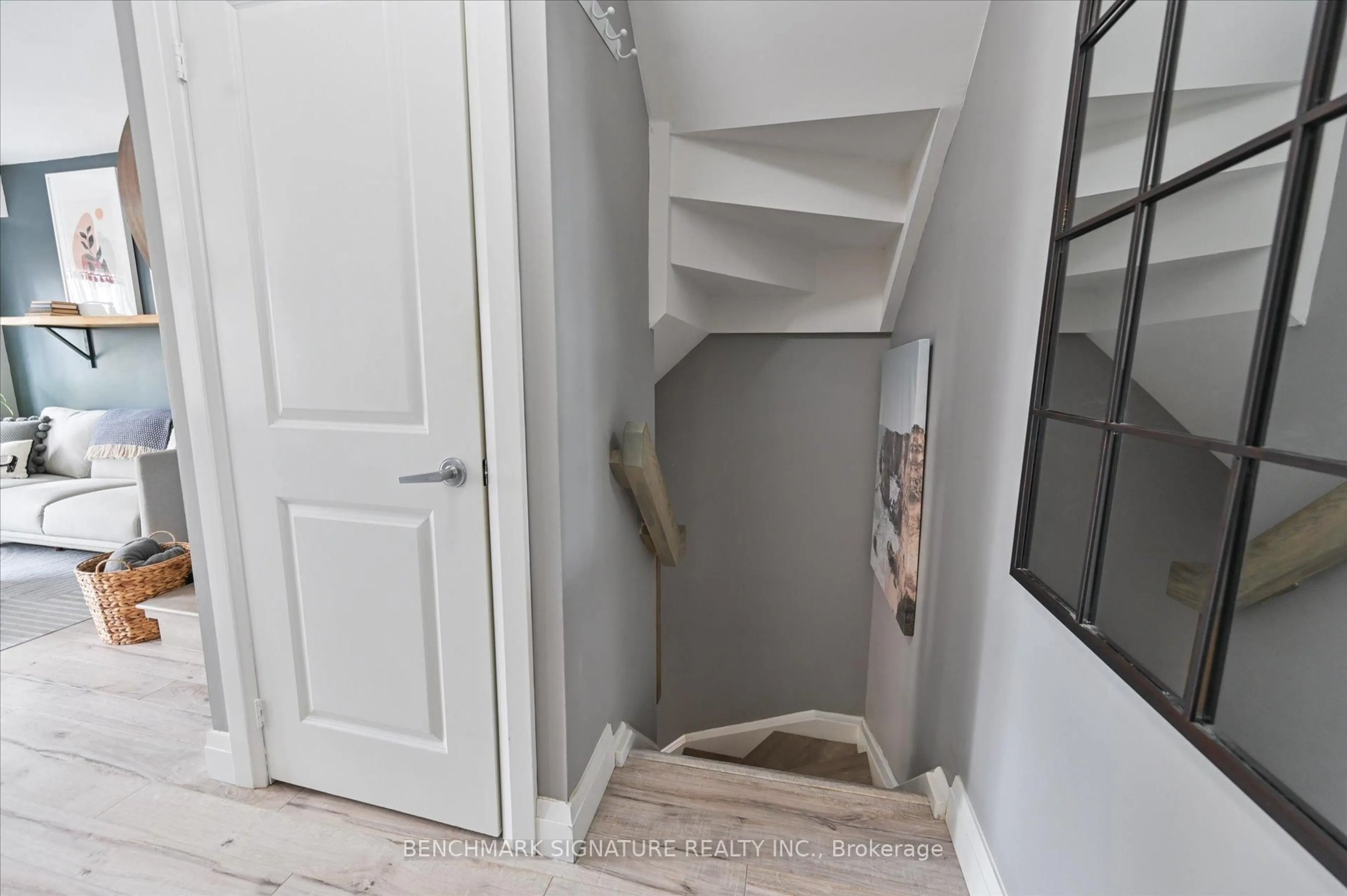 Unknown for 93 The Queensway Ave #TH40, Toronto Ontario M6S 5A7