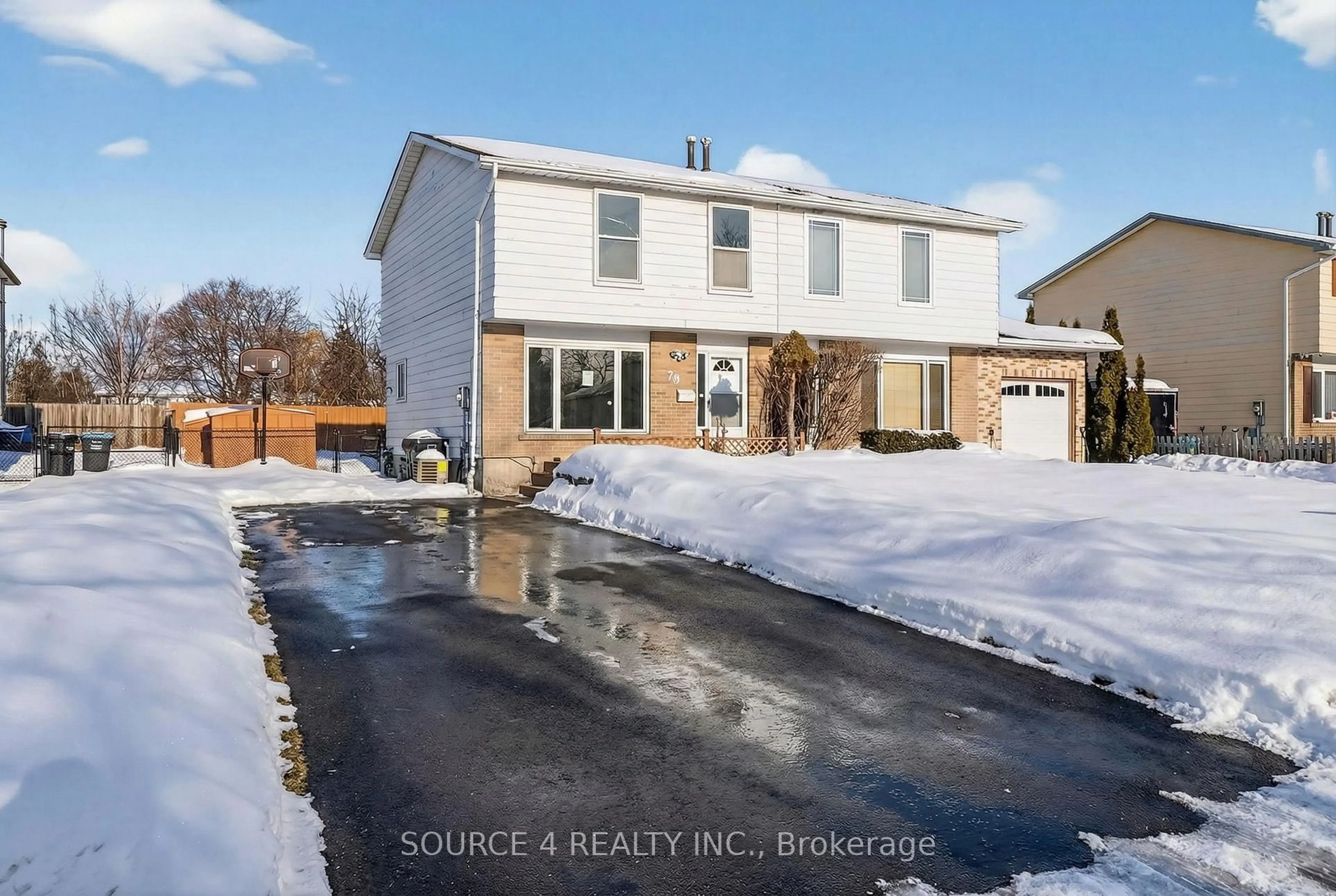 A pic from outside/outdoor area/front of a property/back of a property/a pic from drone, street for 70 Griselda Cres, Brampton Ontario L6S 1M3