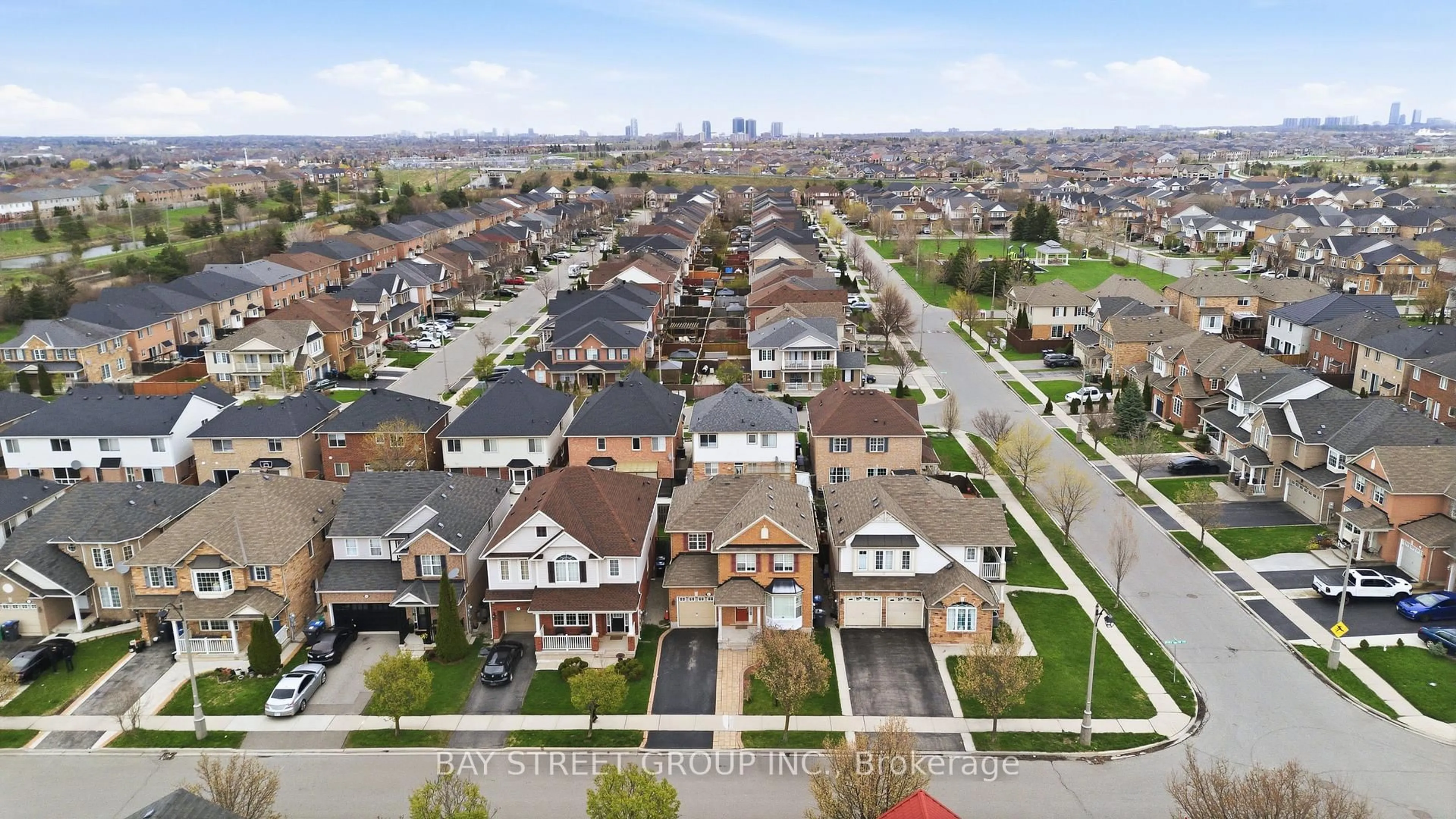 A pic from outside/outdoor area/front of a property/back of a property/a pic from drone, street for 4 Decker Hollow Circ, Brampton Ontario L6X 0L1