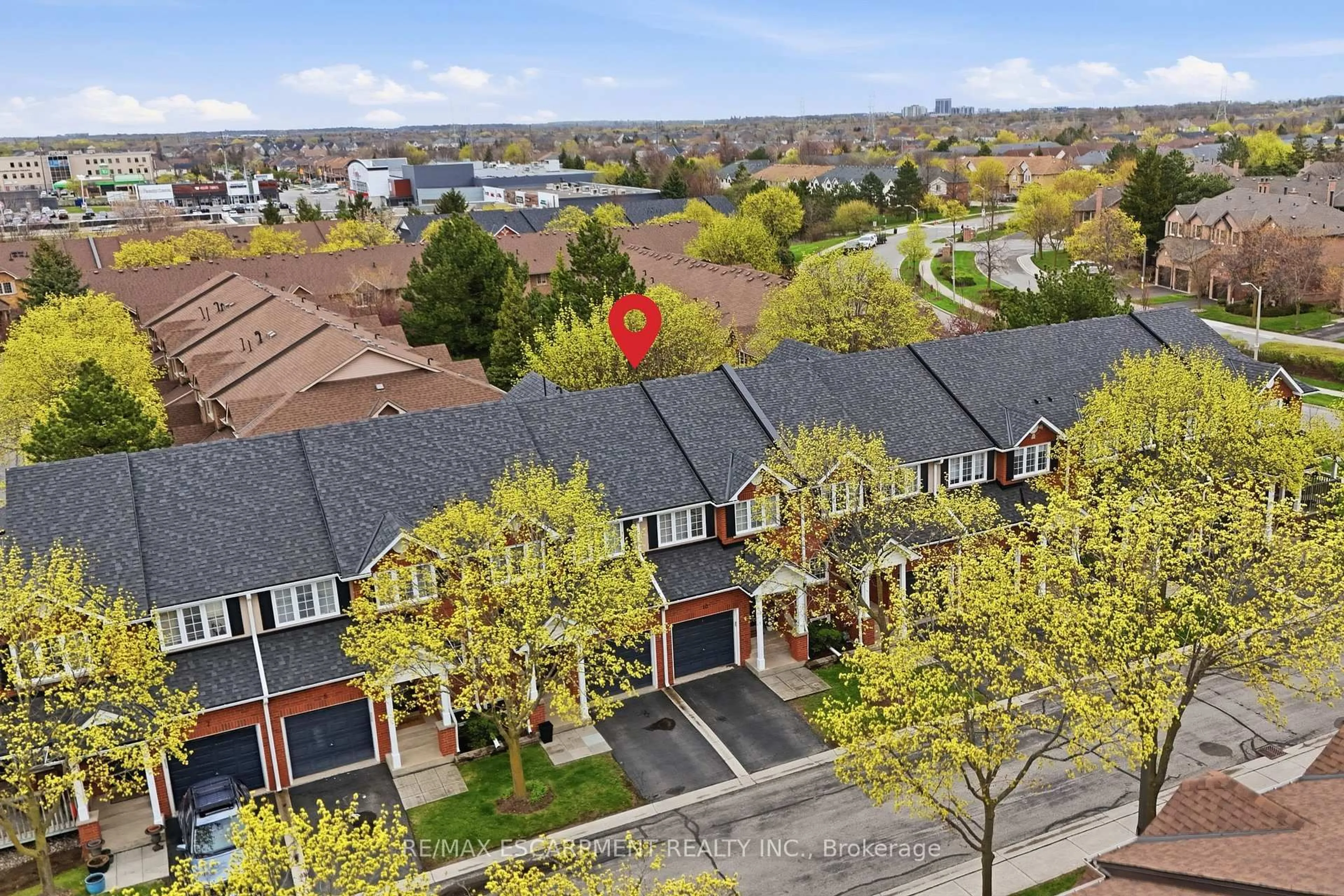 A pic from outside/outdoor area/front of a property/back of a property/a pic from drone, unknown for 2880 HEADON FOREST Dr #10, Burlington Ontario L7M 4H2