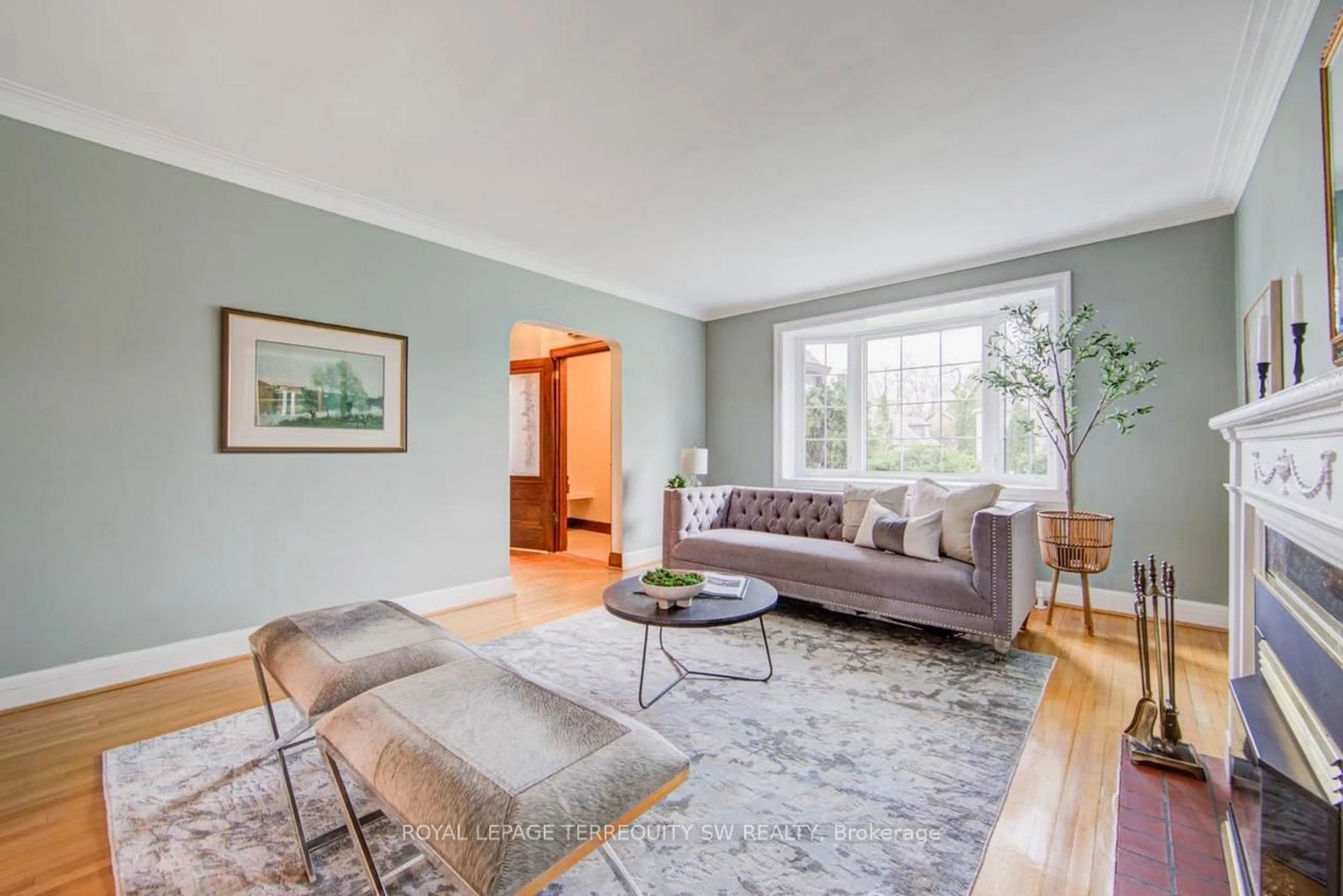 Living room with furniture, unknown for 34 Kingsgrove Blvd, Toronto Ontario M8X 1N7