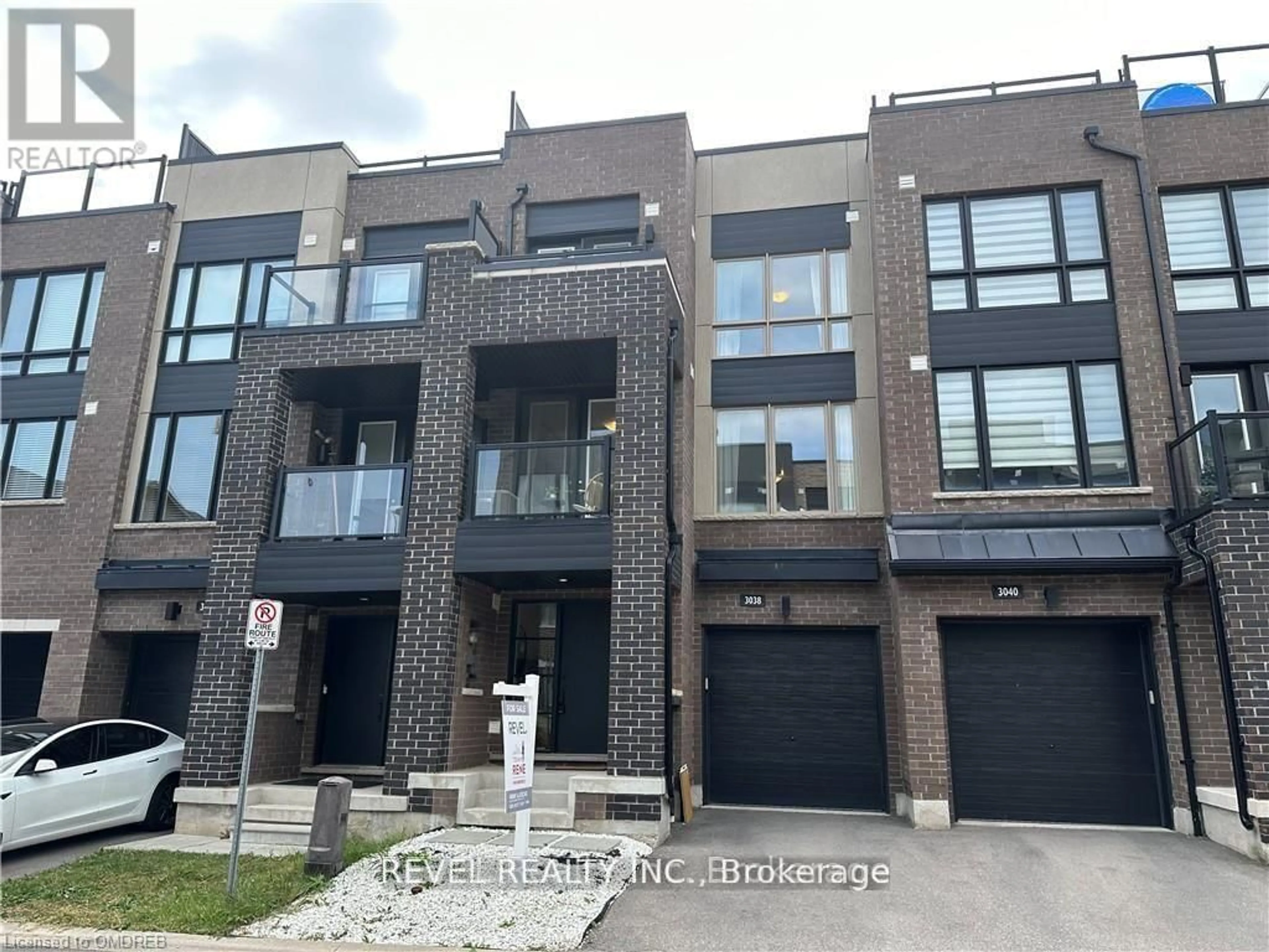 Home with brick exterior material, street for 3038 Blacktusk Common, Oakville Ontario L6H 7E3