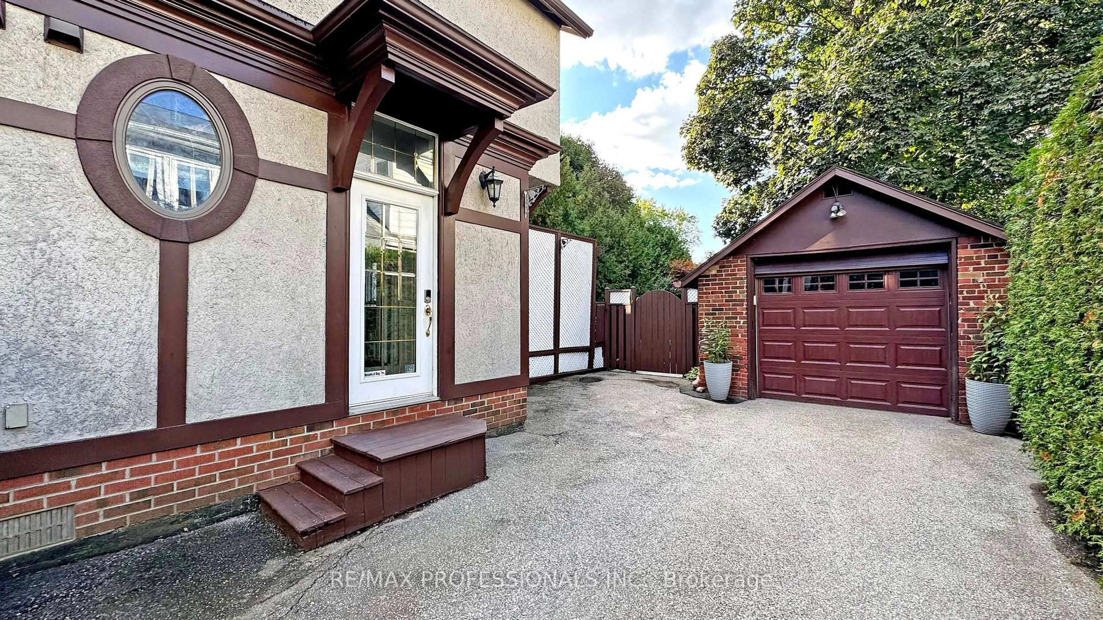 Unknown for 60 Burnhamthorpe Cres, Toronto Ontario M9A 1G7