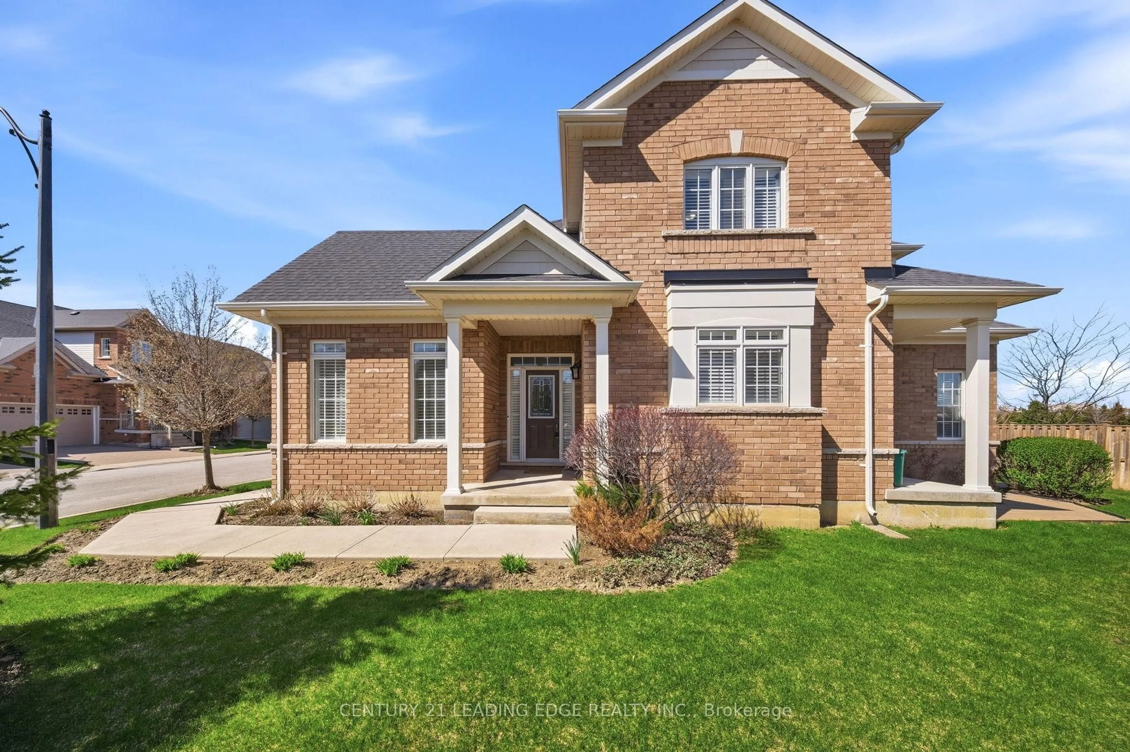 Home with brick exterior material, street for 35 Lobelia St, Brampton Ontario L6R 3Z6