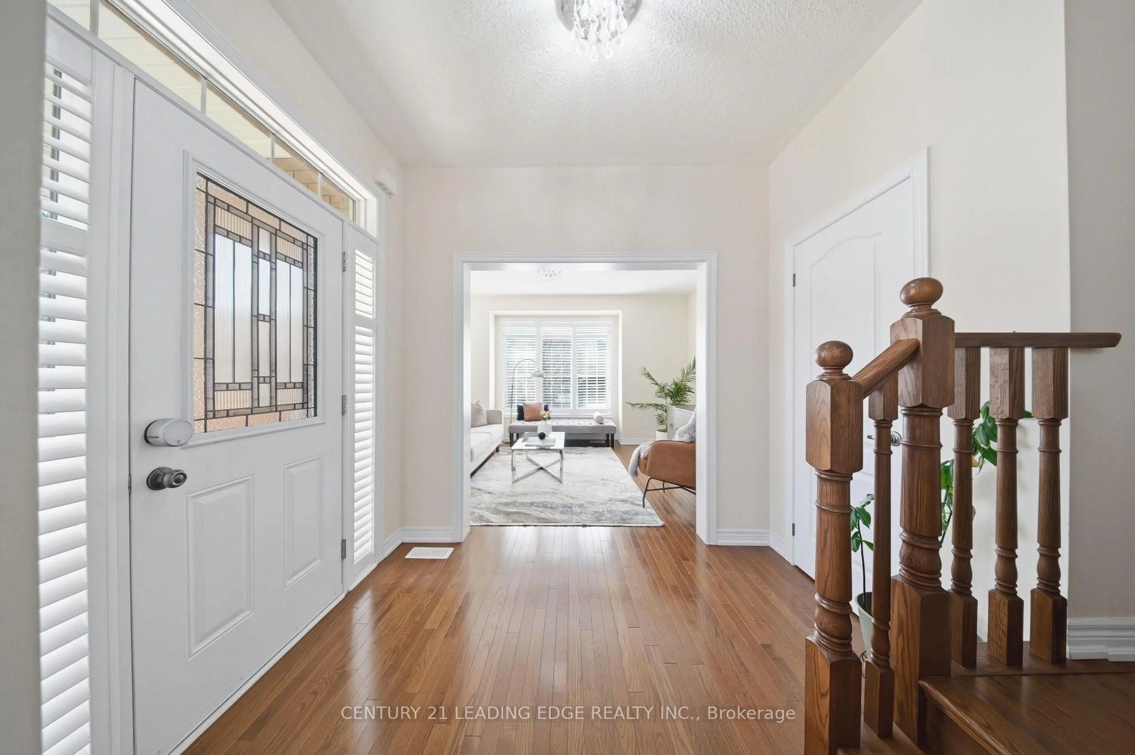 Indoor entryway for 35 Lobelia St, Brampton Ontario L6R 3Z6