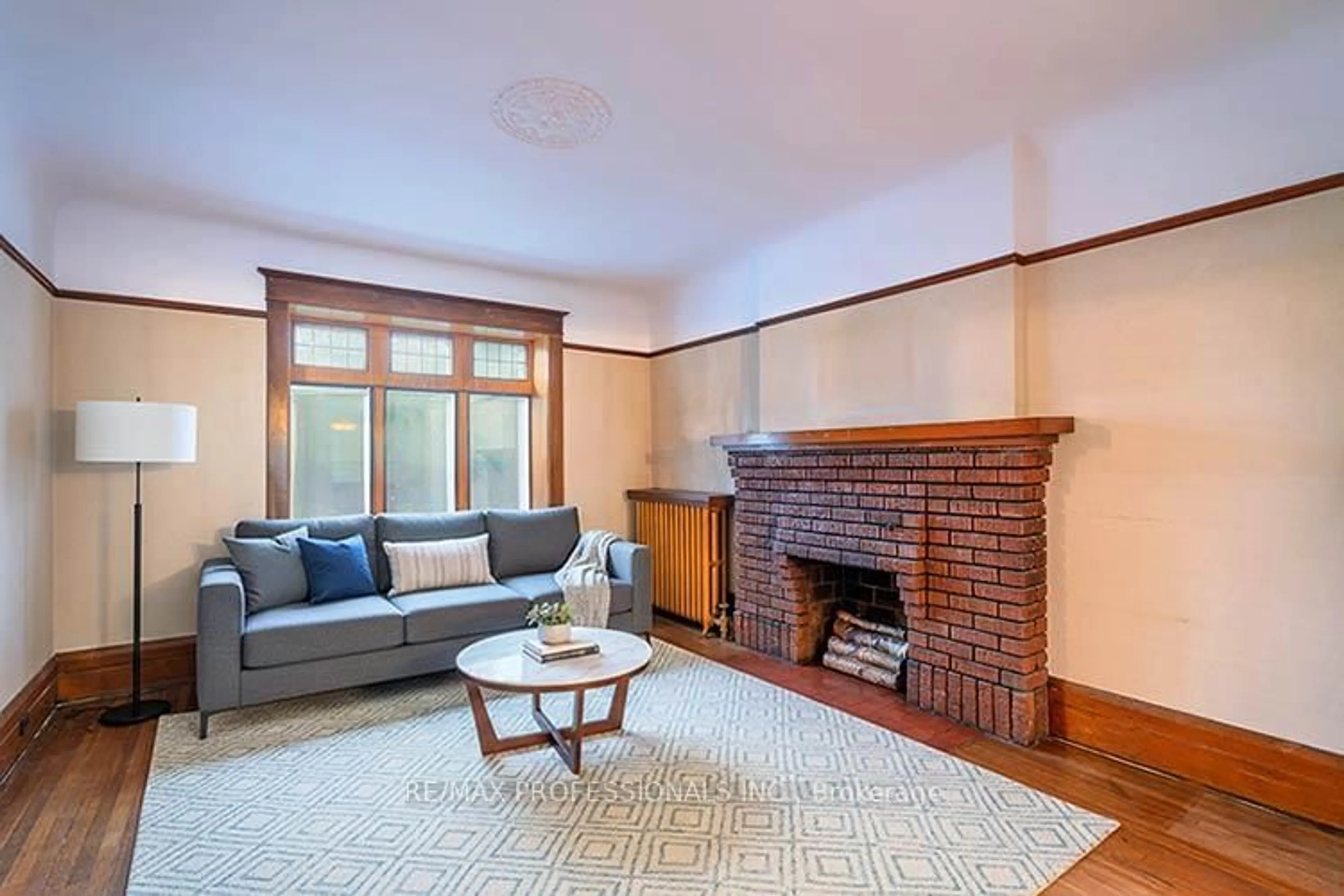 Living room with furniture, unknown for 316 Durie St, Toronto Ontario M6S 3G3