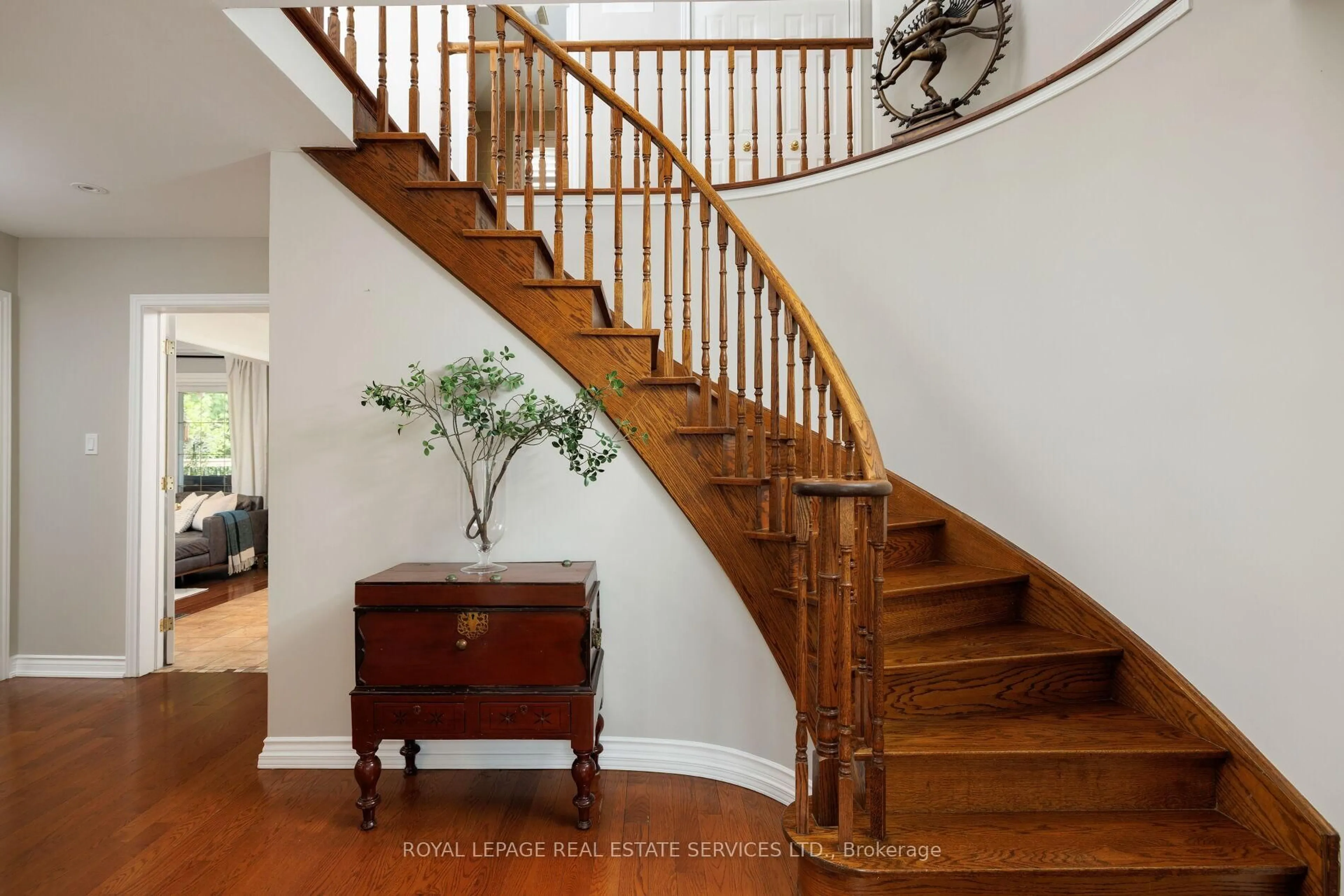 Unknown for 48 Cudmore Rd, Oakville Ontario L6L 2Y5