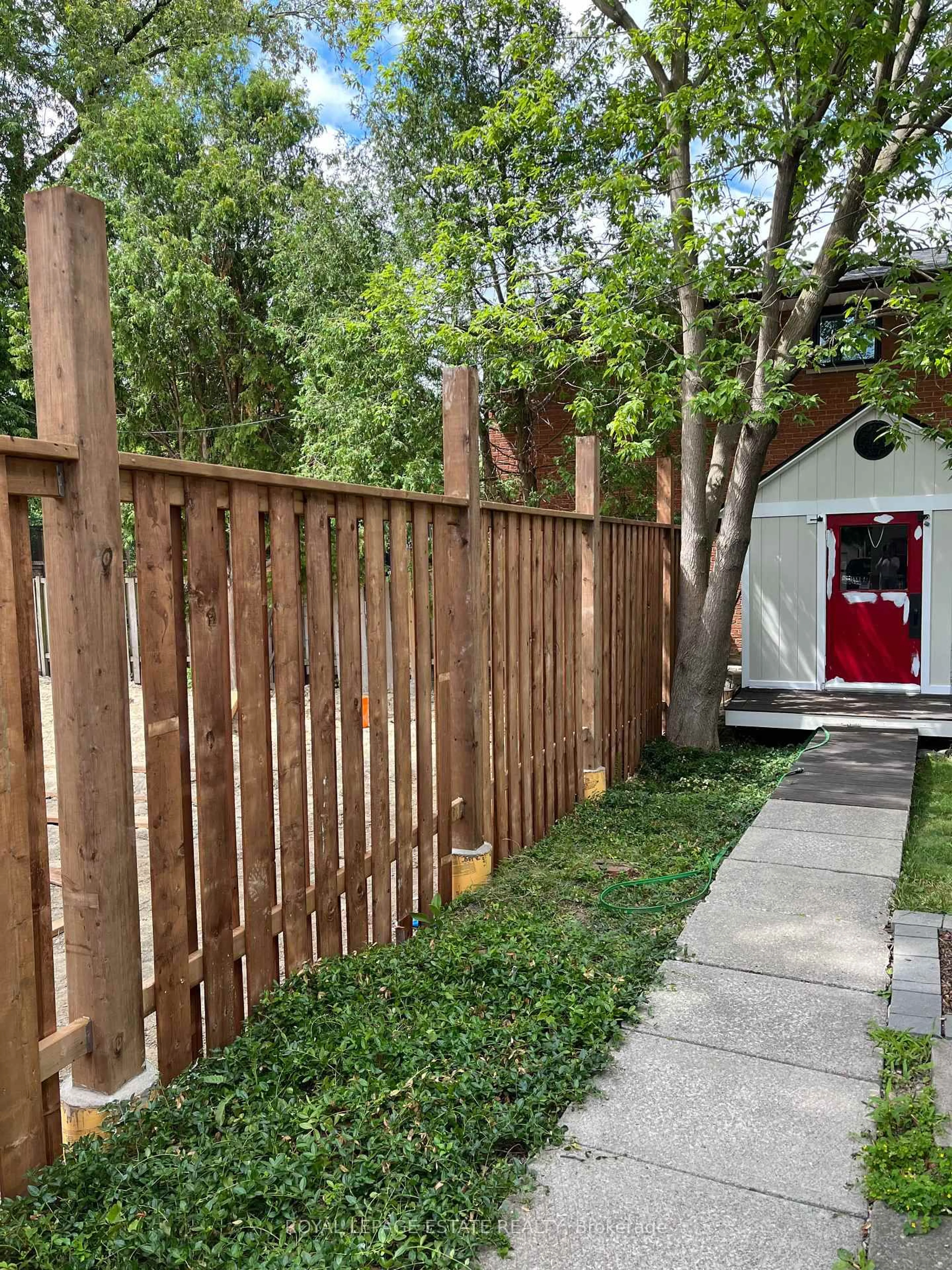 Unknown for 1016 Kipling Ave, Toronto Ontario M9B 3L4