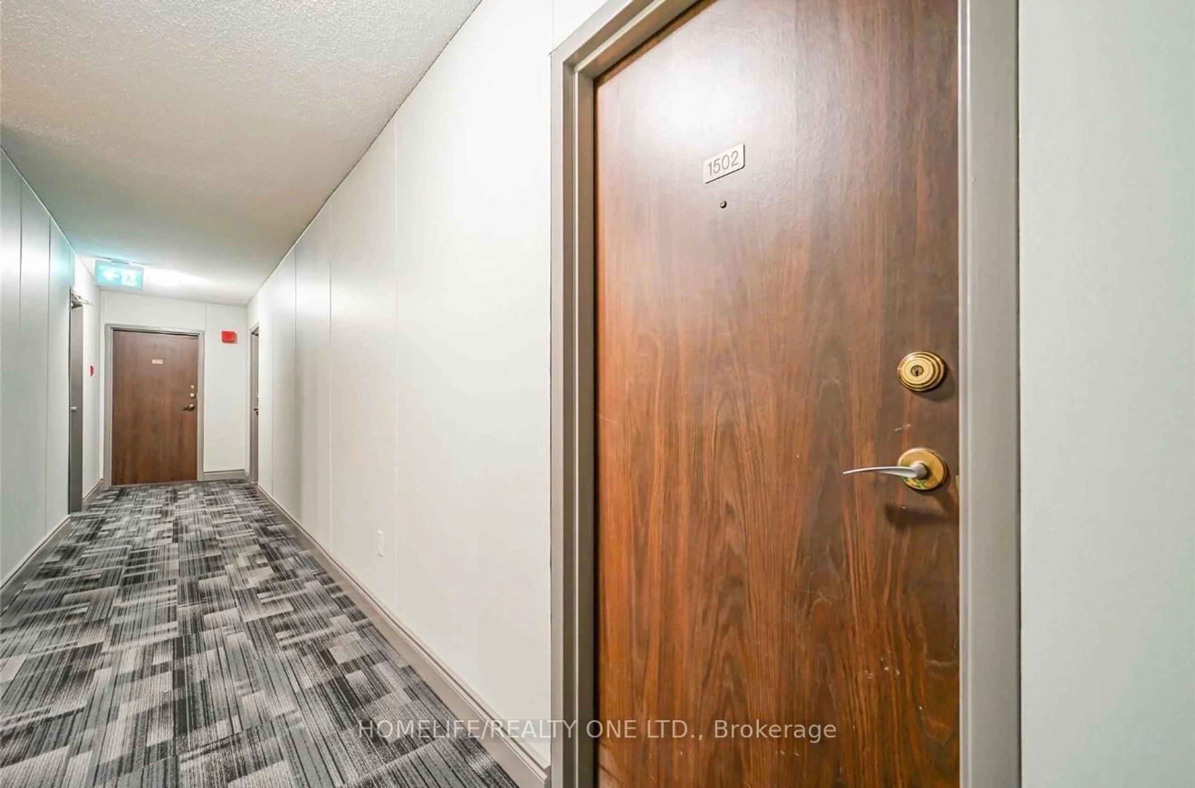 Indoor foyer for 380 Dixon Rd #1502, Toronto Ontario M9R 1T3