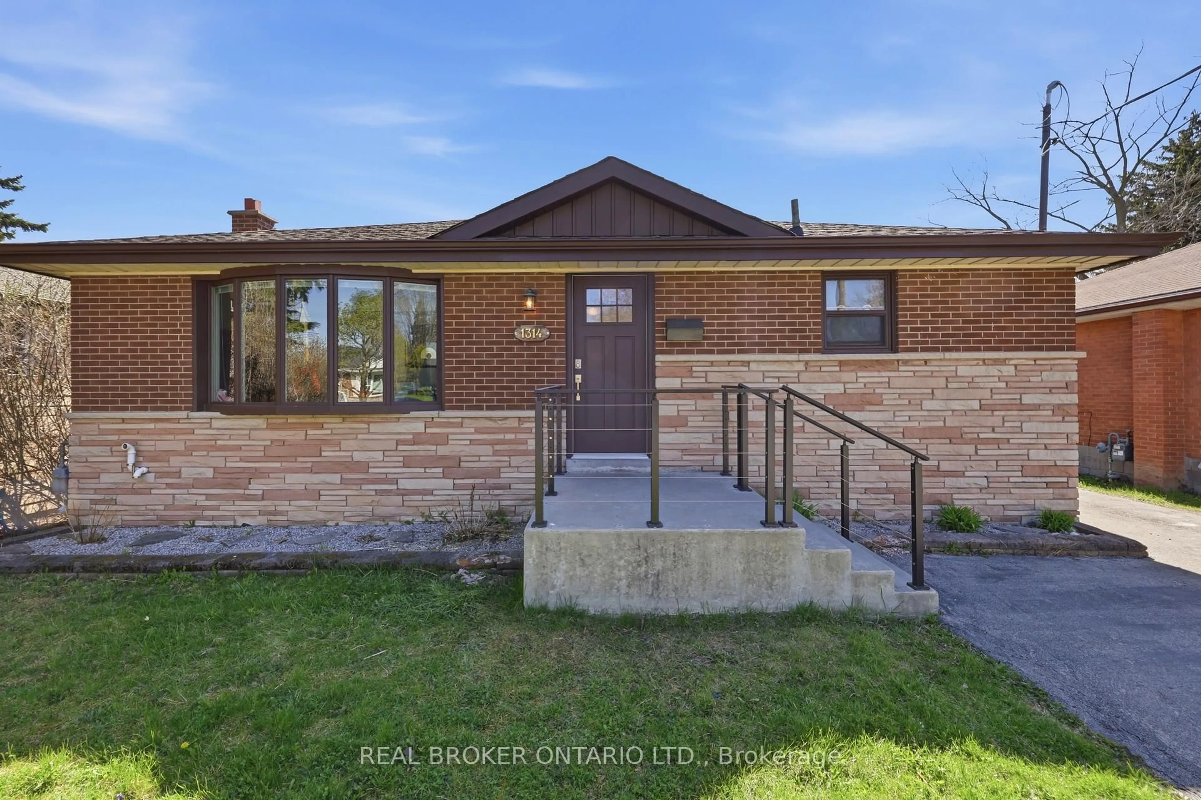 Home with brick exterior material, street for 1314 Fisher Ave, Burlington Ontario L7P 2L6
