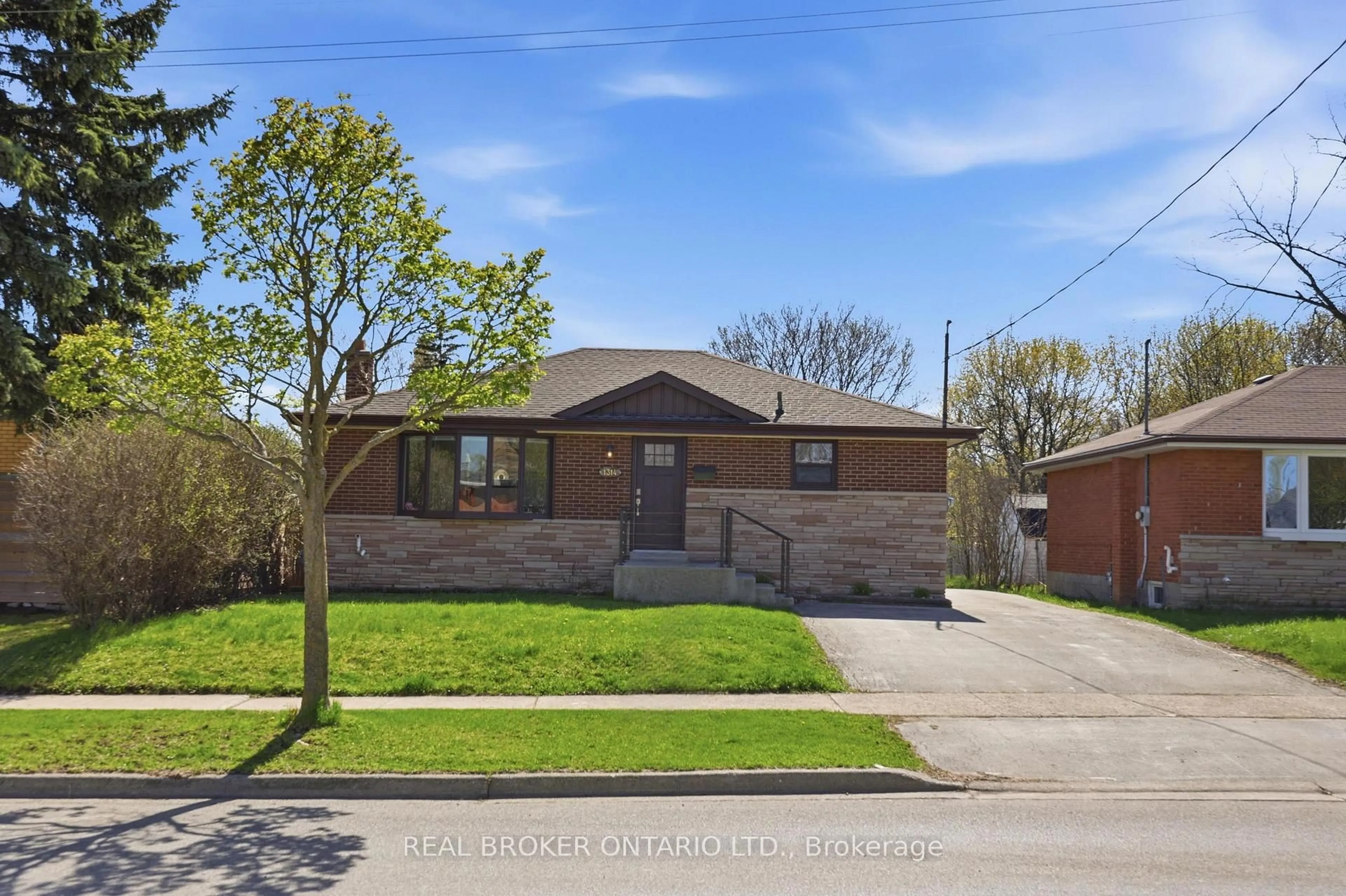 Home with brick exterior material, street for 1314 Fisher Ave, Burlington Ontario L7P 2L6