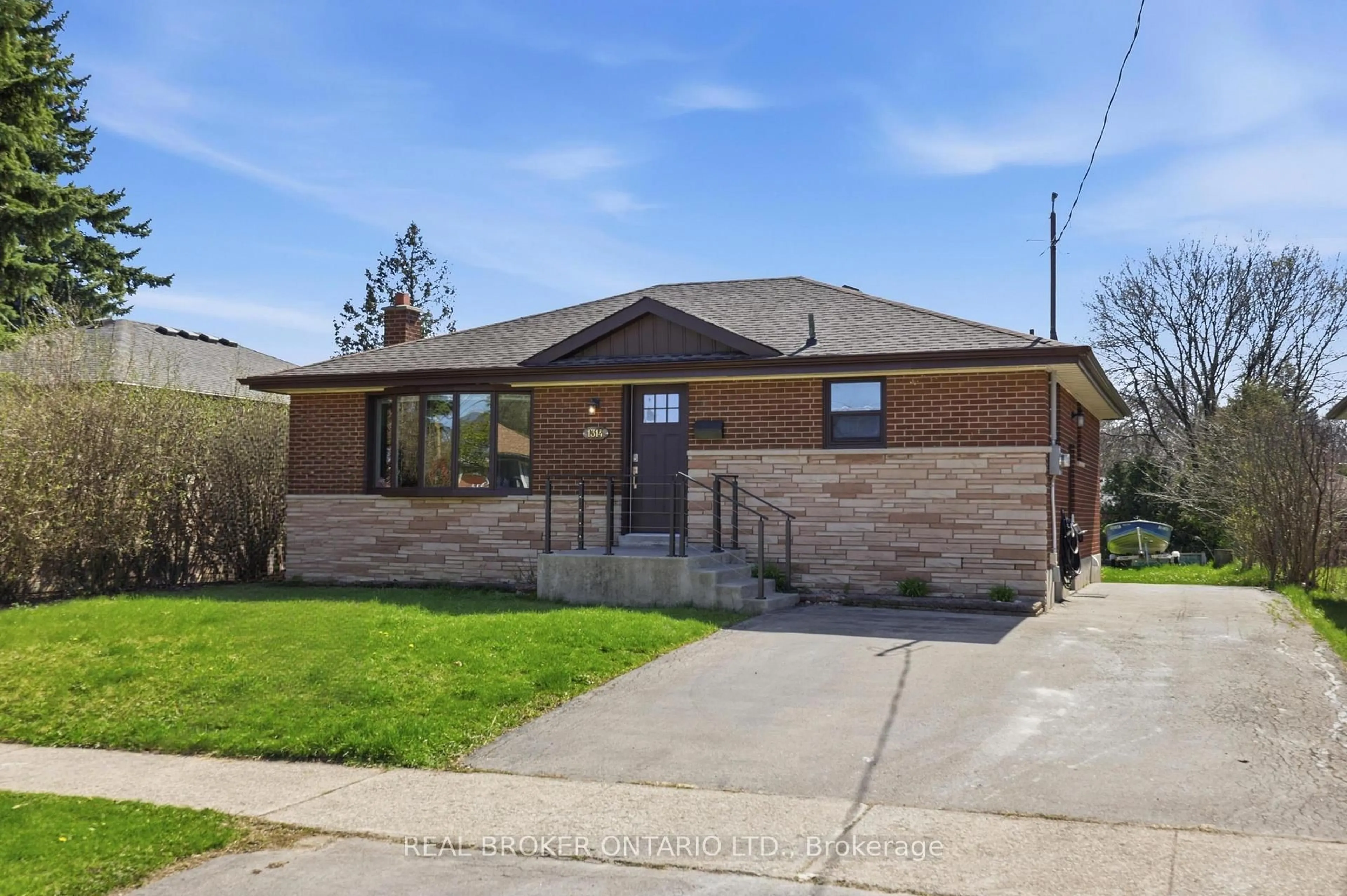 Home with brick exterior material, street for 1314 Fisher Ave, Burlington Ontario L7P 2L6