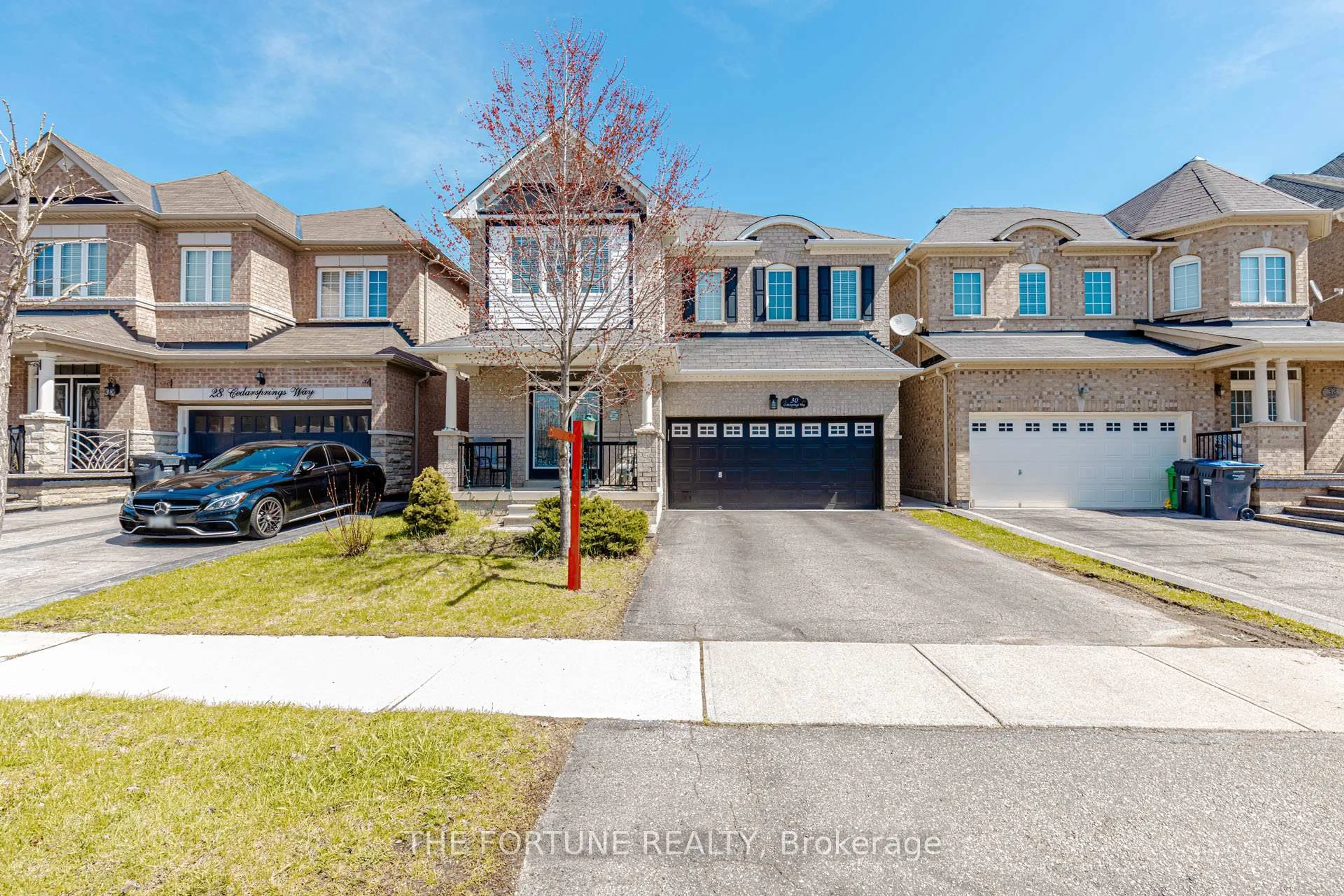 A pic from outside/outdoor area/front of a property/back of a property/a pic from drone, street for 30 Cedarsprings Way, Brampton Ontario L6R 0W1