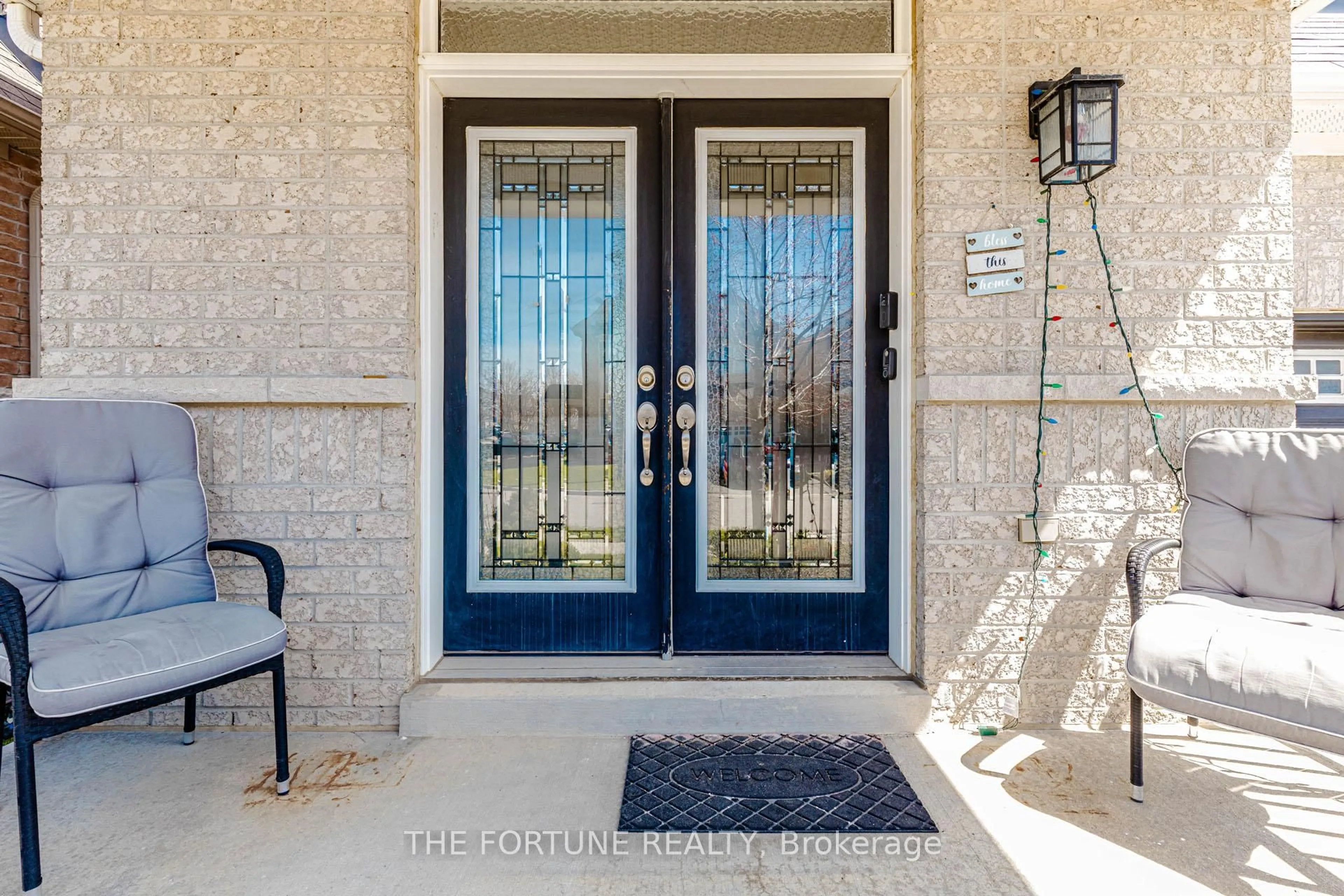 Indoor entryway for 30 Cedarsprings Way, Brampton Ontario L6R 0W1