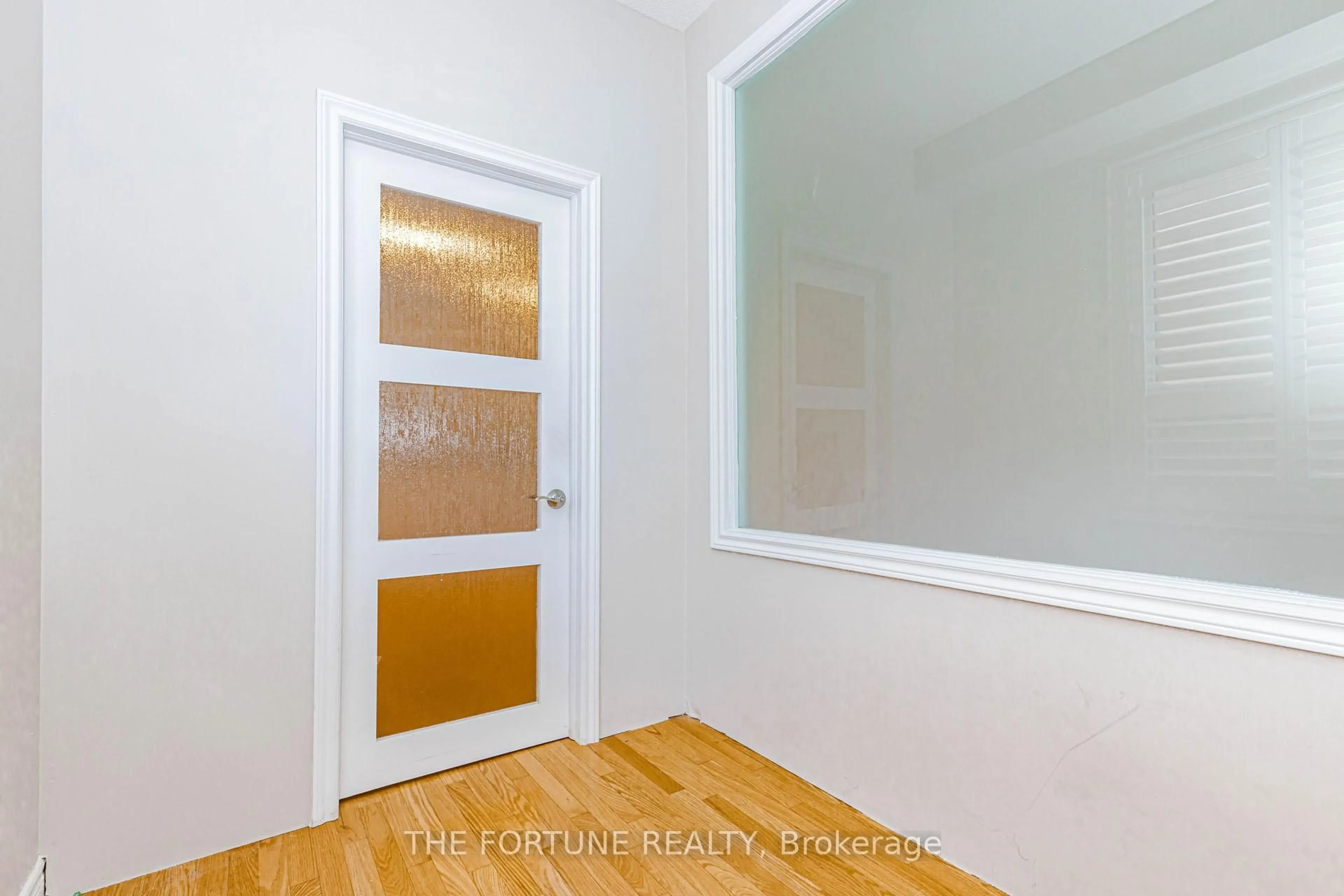 Indoor entryway for 30 Cedarsprings Way, Brampton Ontario L6R 0W1