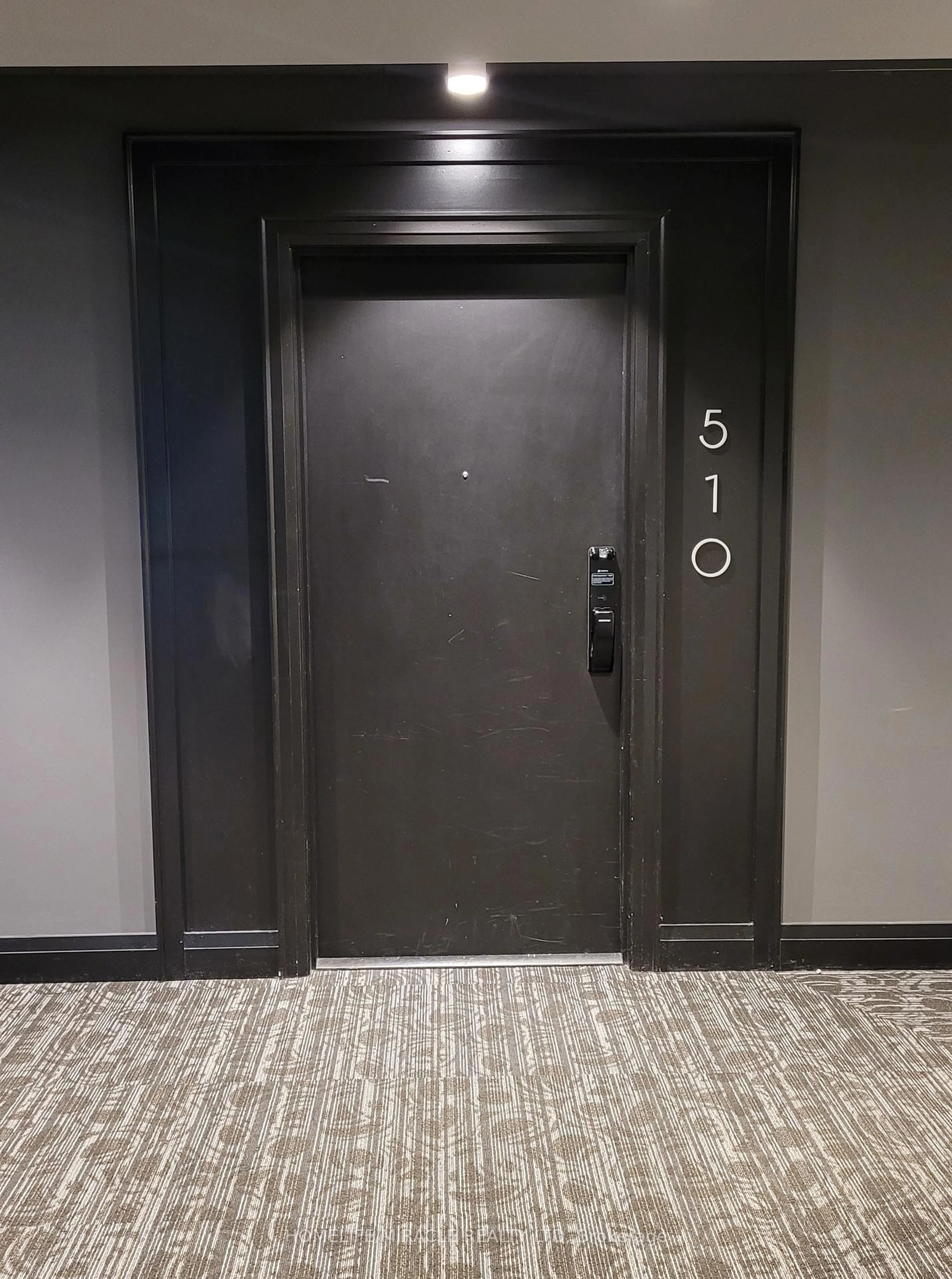 Indoor foyer for 50 Kaitting Tr #510, Oakville Ontario L6M 5N3