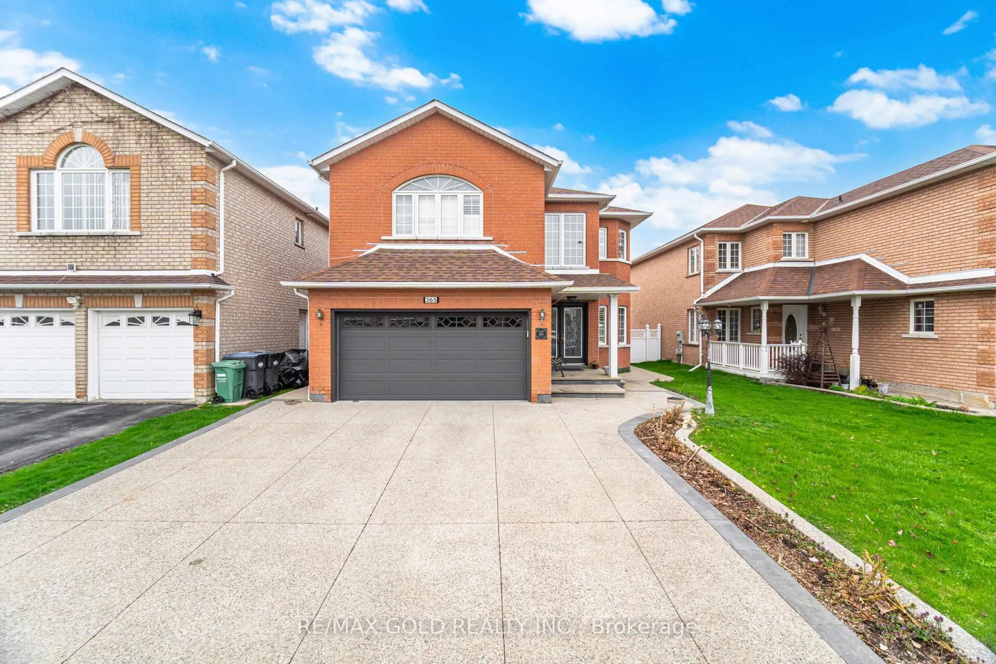 Home with brick exterior material, street for 365 Faith Dr, Mississauga Ontario L5R 3Y6