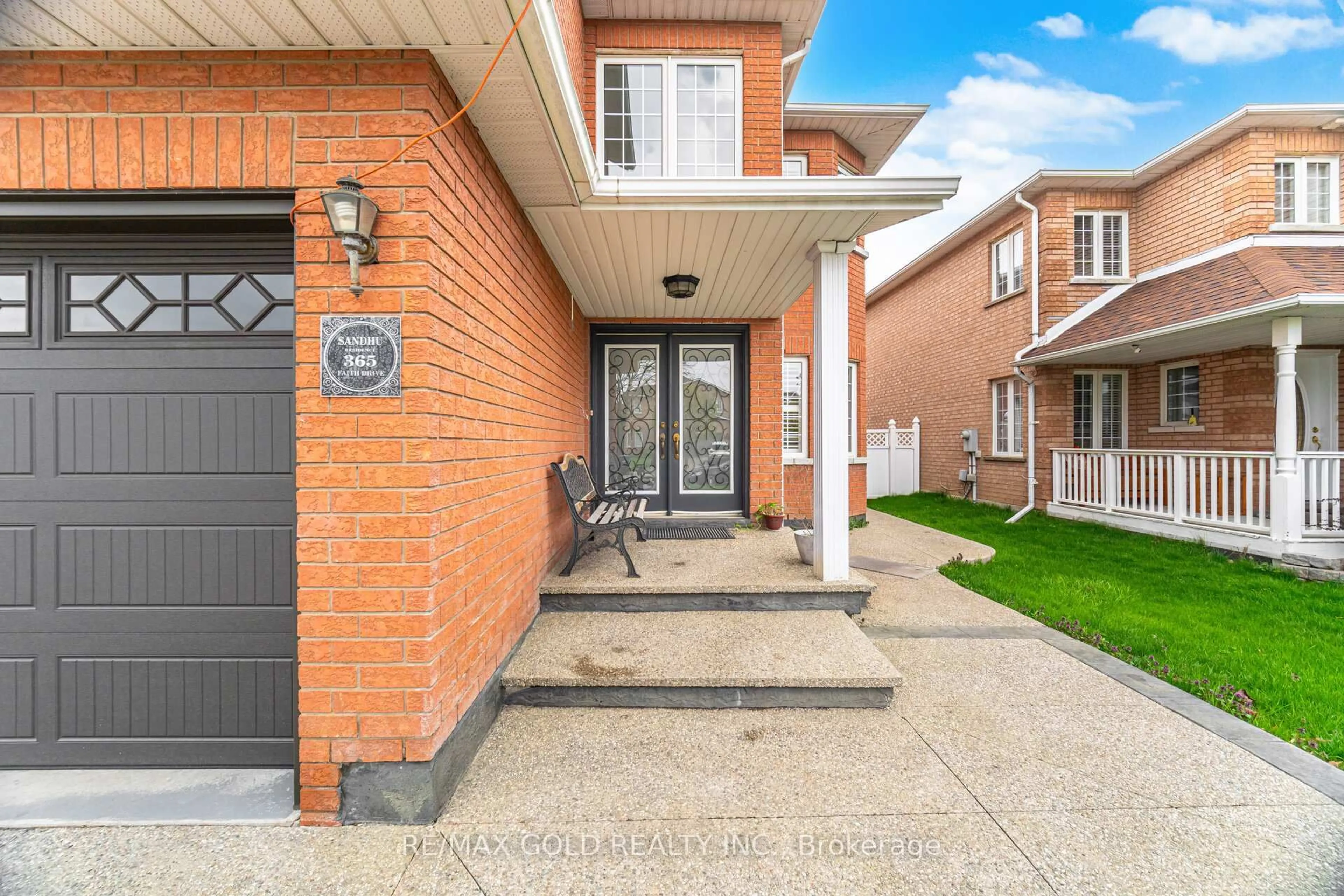 Home with brick exterior material, street for 365 Faith Dr, Mississauga Ontario L5R 3Y6