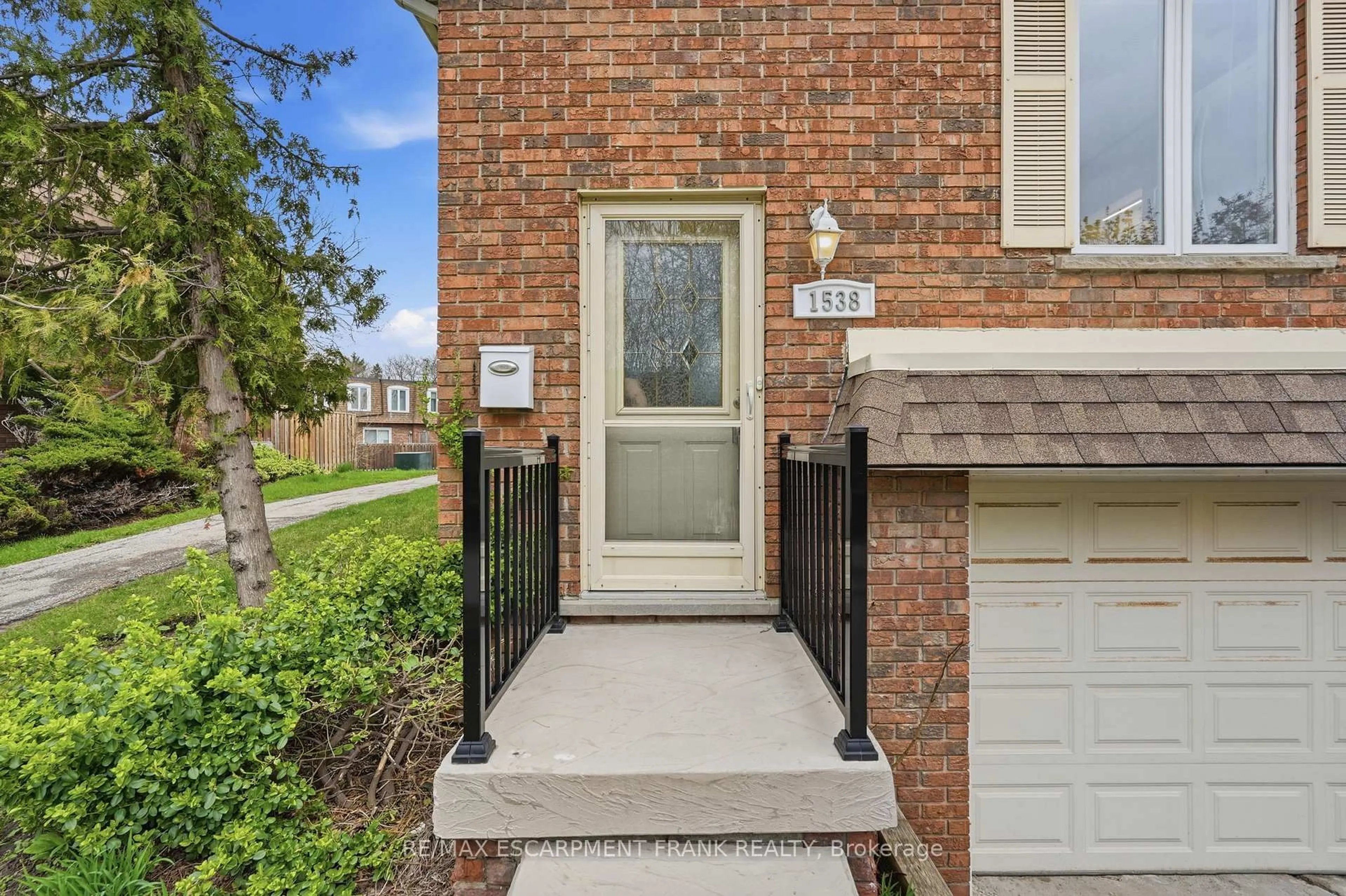 Home with brick exterior material, street for 1538 Westminster Pl, Burlington Ontario L7P 2B5