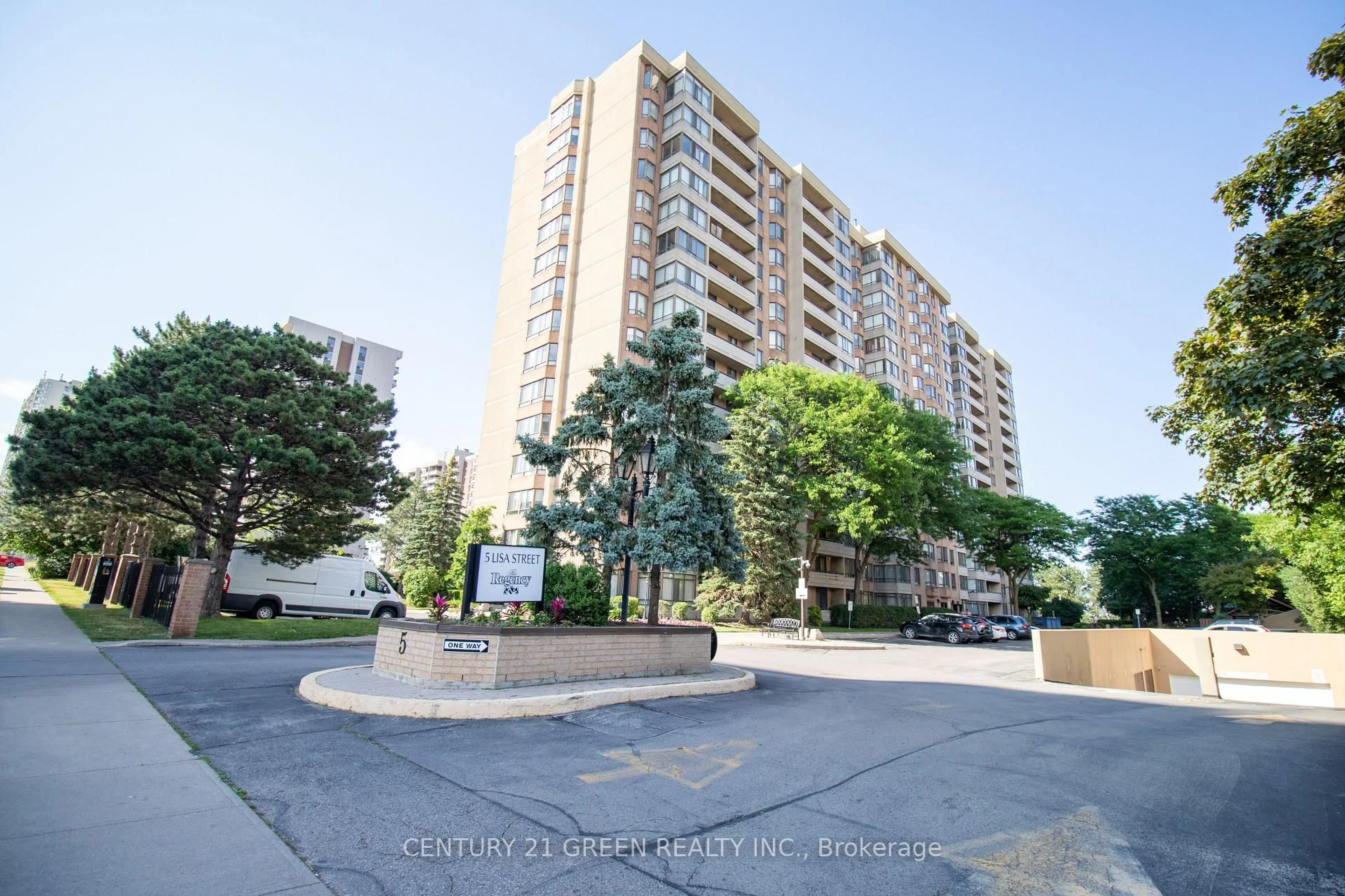 A pic from outside/outdoor area/front of a property/back of a property/a pic from drone, unknown for 5 Lisa St #706, Brampton Ontario L6T 4T4