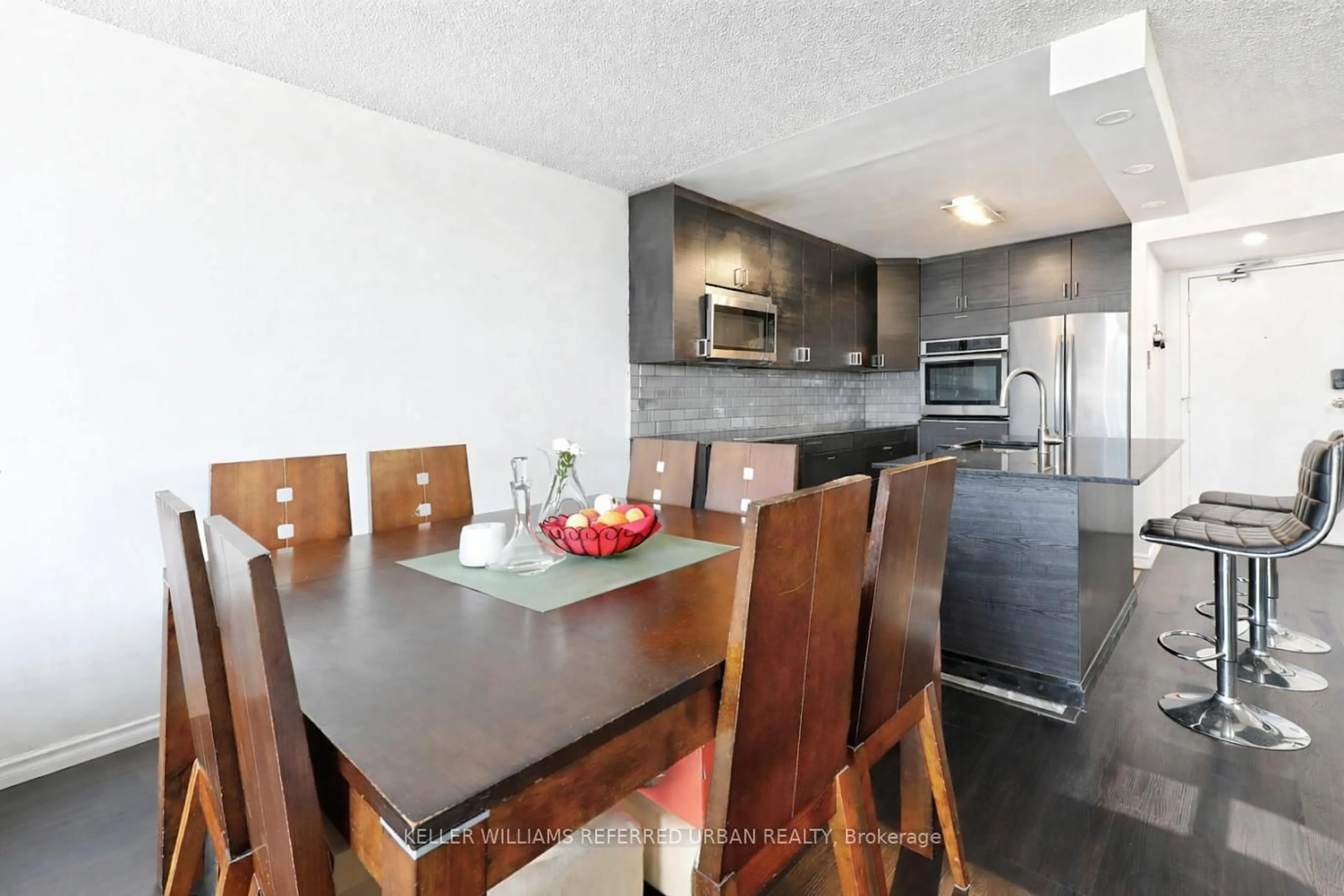 Unknown for 10 Martha Eaton Way #1811, Toronto Ontario M6M 5B3