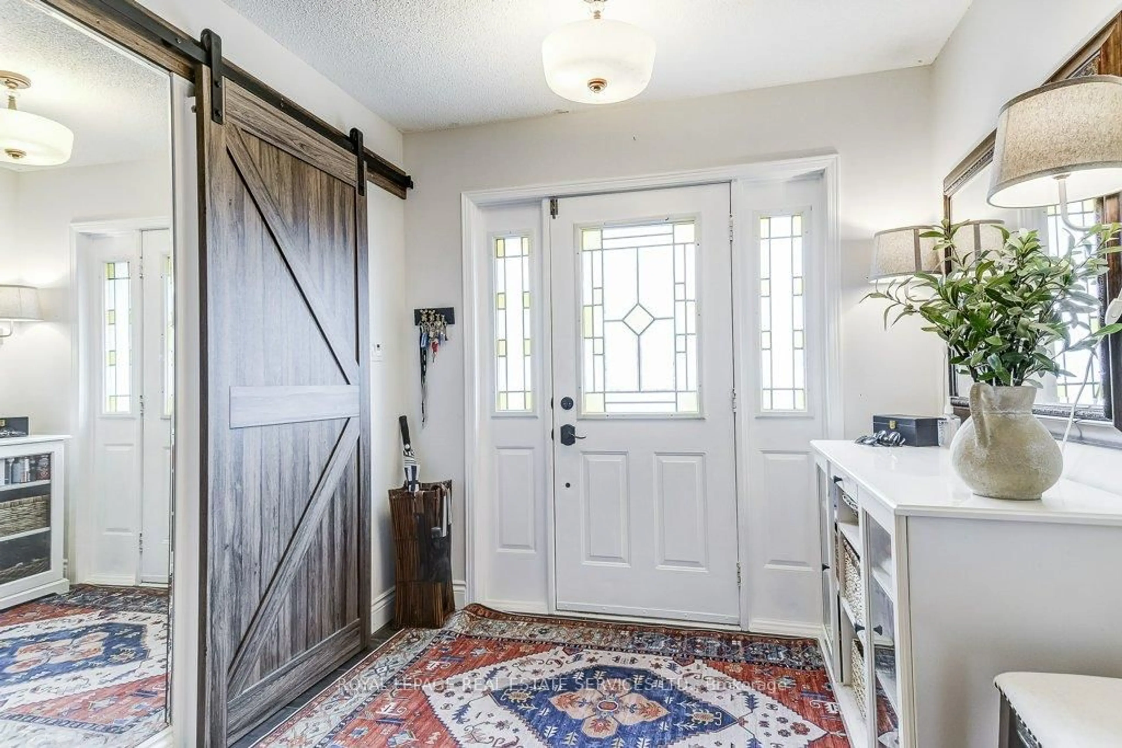 Indoor entryway for 1279 Old English Lane, Oakville Ontario L6M 2P6