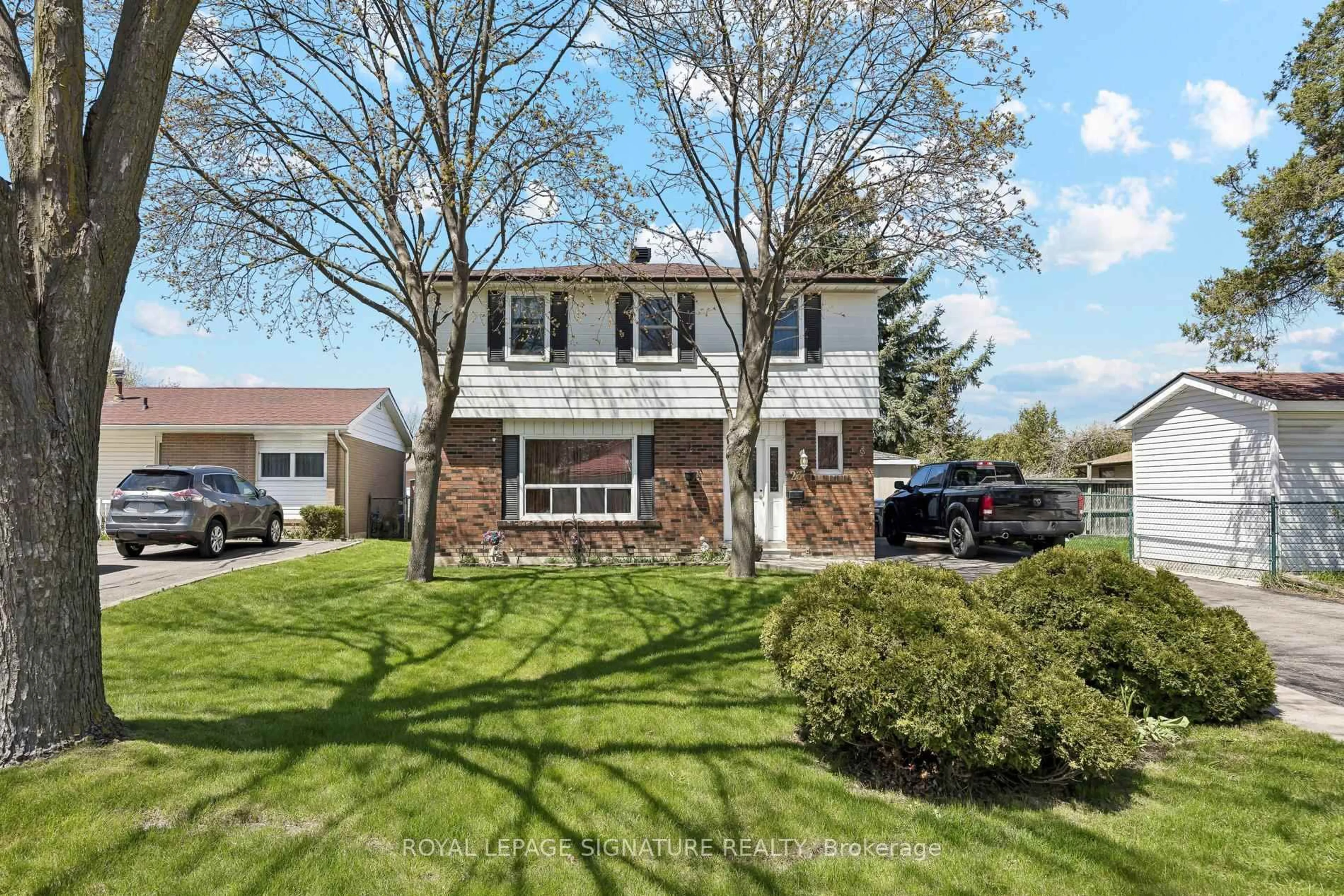 Home with vinyl exterior material, street for 23 Drury Cres, Brampton Ontario L6T 1L1
