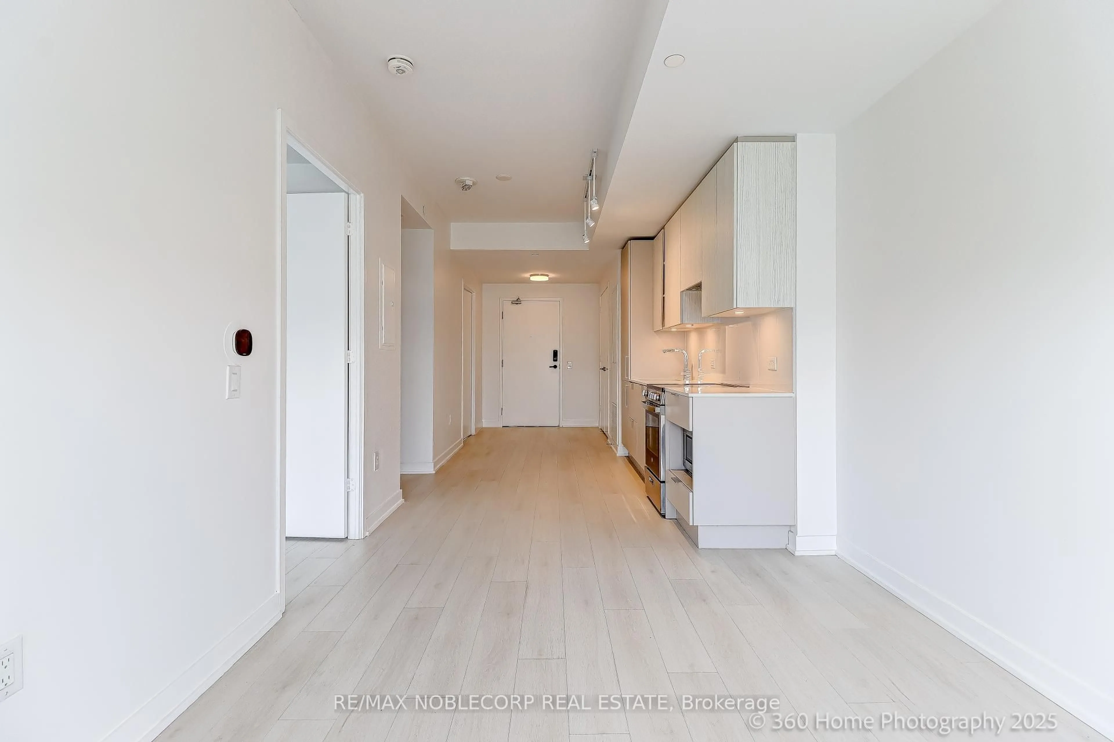 A pic of a room for 3900 Confederation Pkwy #2912, Mississauga Ontario L5B 0M3
