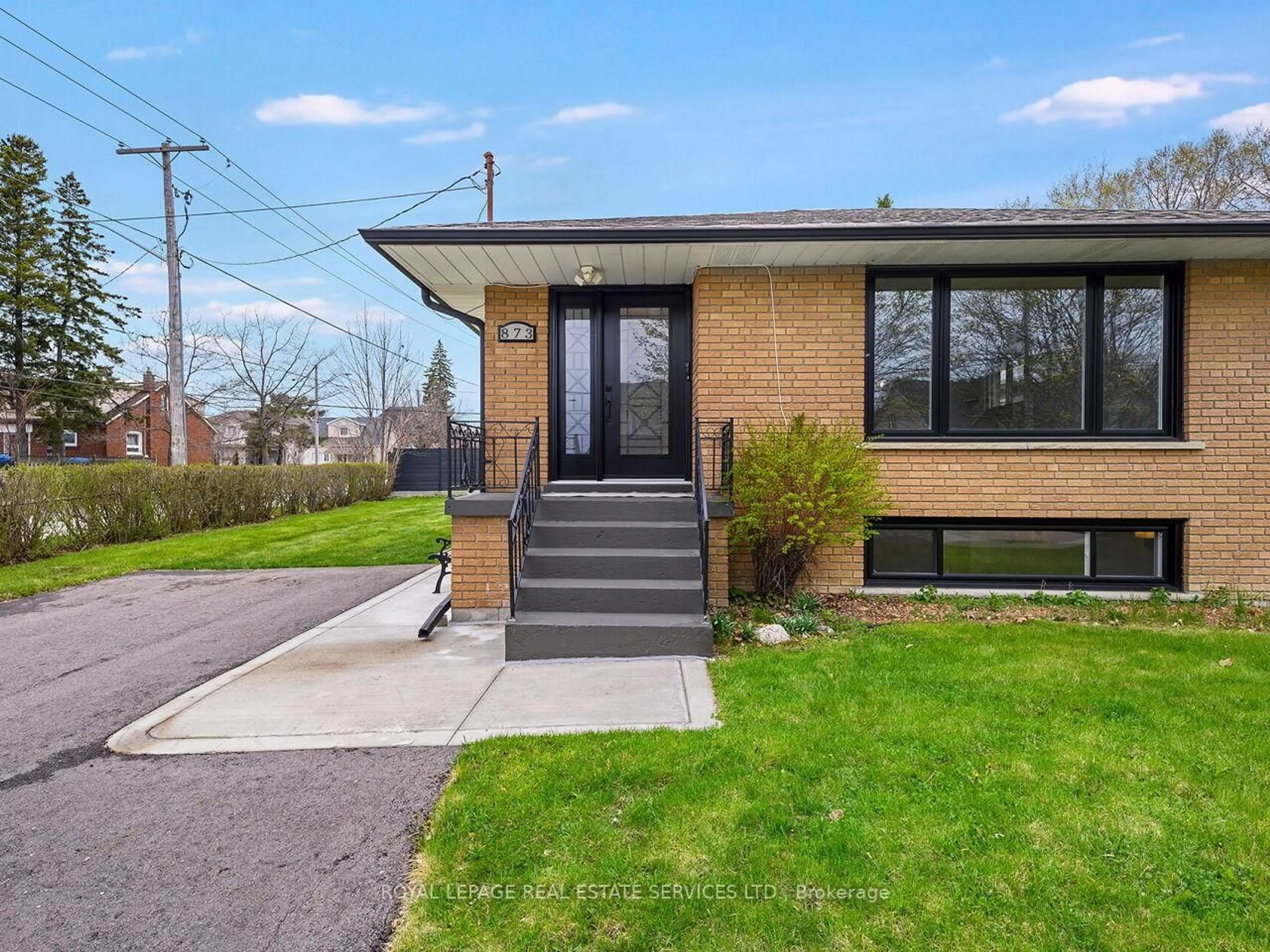 Home with brick exterior material, street for 873 Sixth St, Mississauga Ontario L5E 1N5