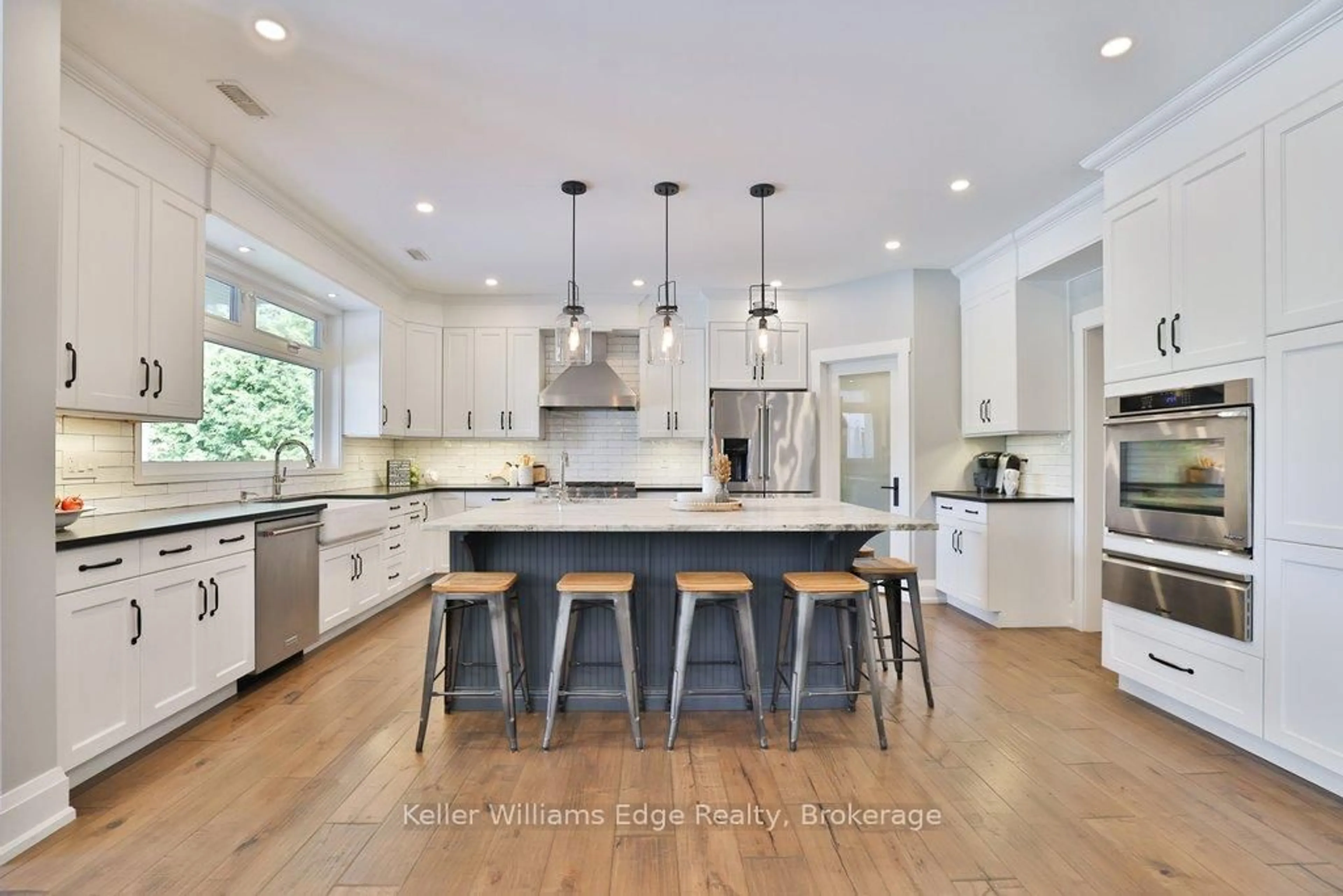 Open concept kitchen, unknown for 441 Claremont Cres, Oakville Ontario L6J 6J9