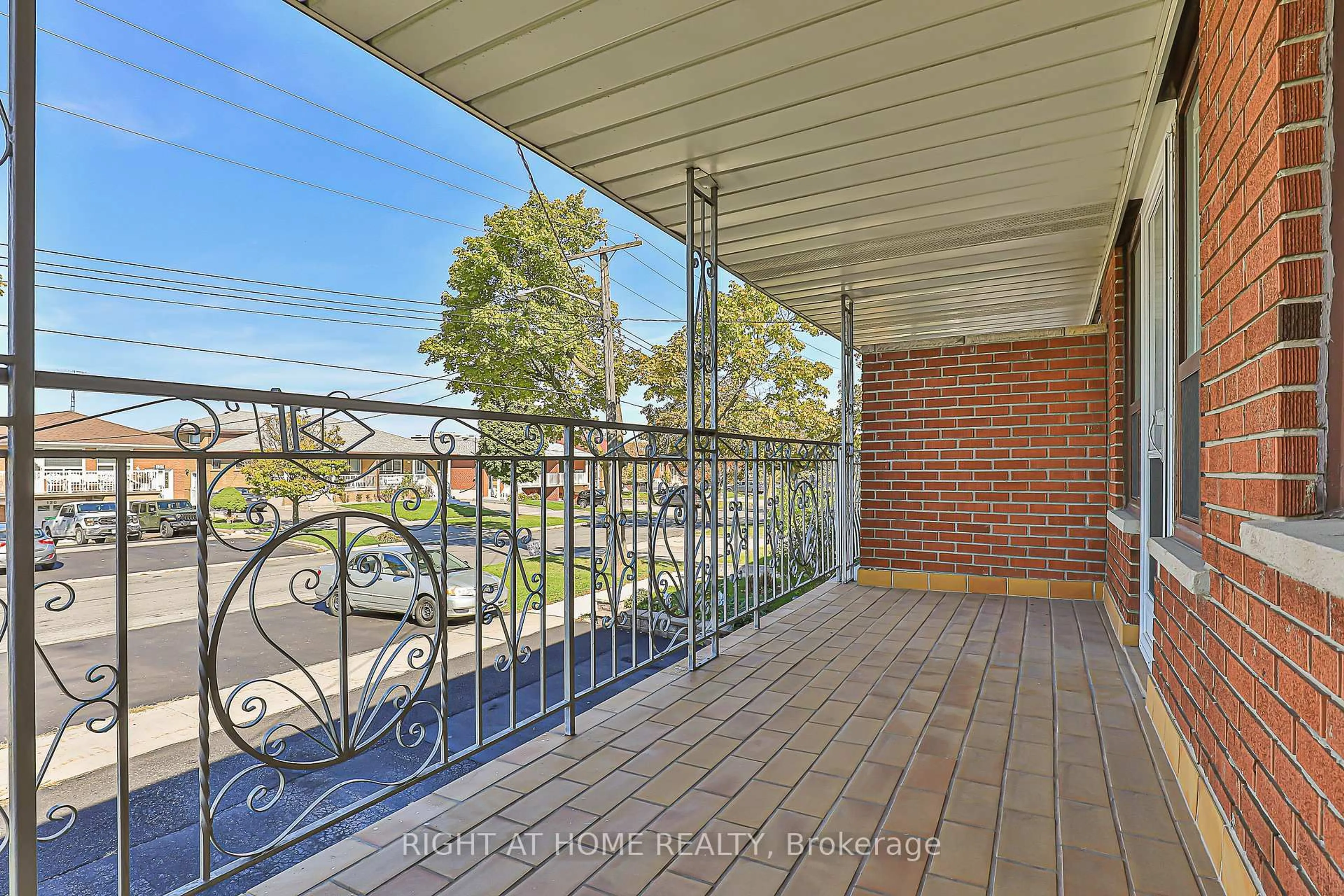 Balcony in the apartment, unknown for 125 Shoreham Dr, Toronto Ontario M3N 1S8